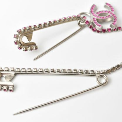 Chanel Brooch Pin Here Mark Rhinestone Silver Magenta