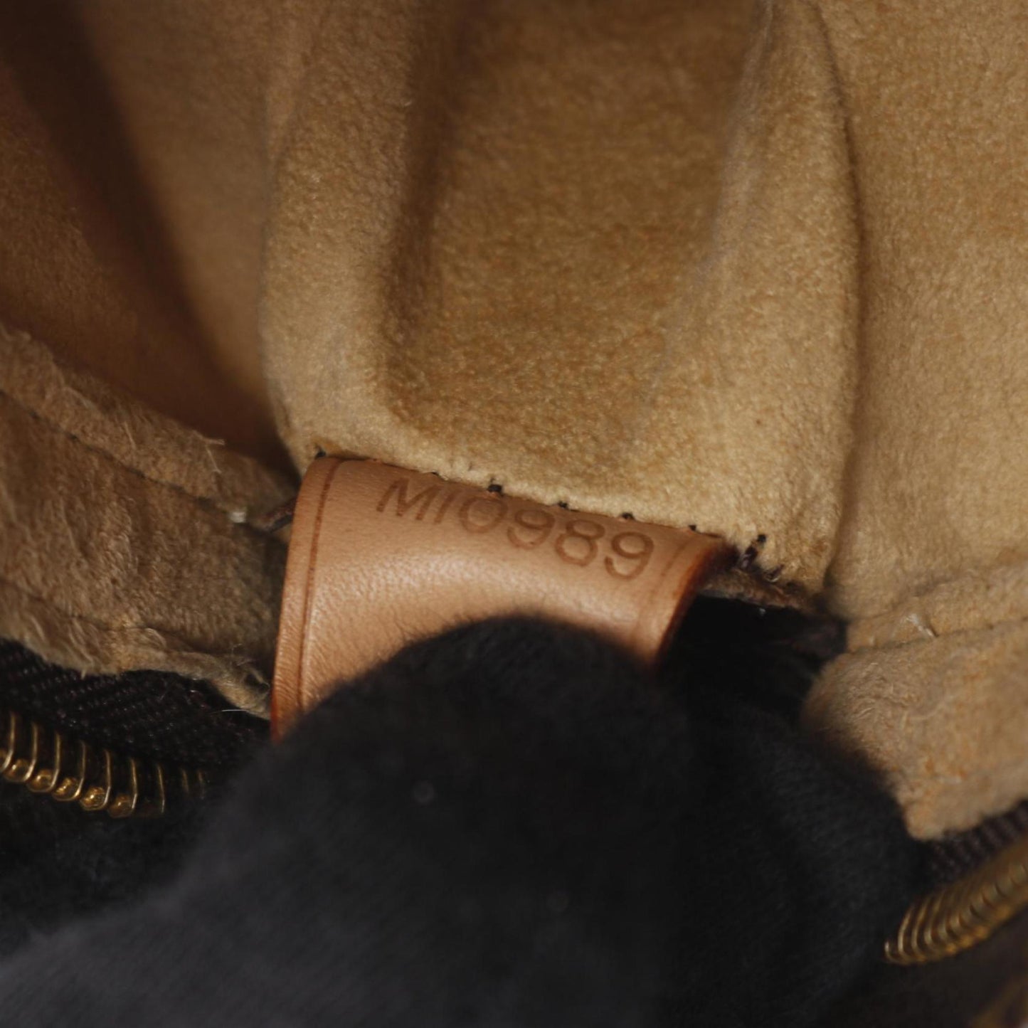 Louis Vuitton Looping Gm Monogram Shoulder Bag