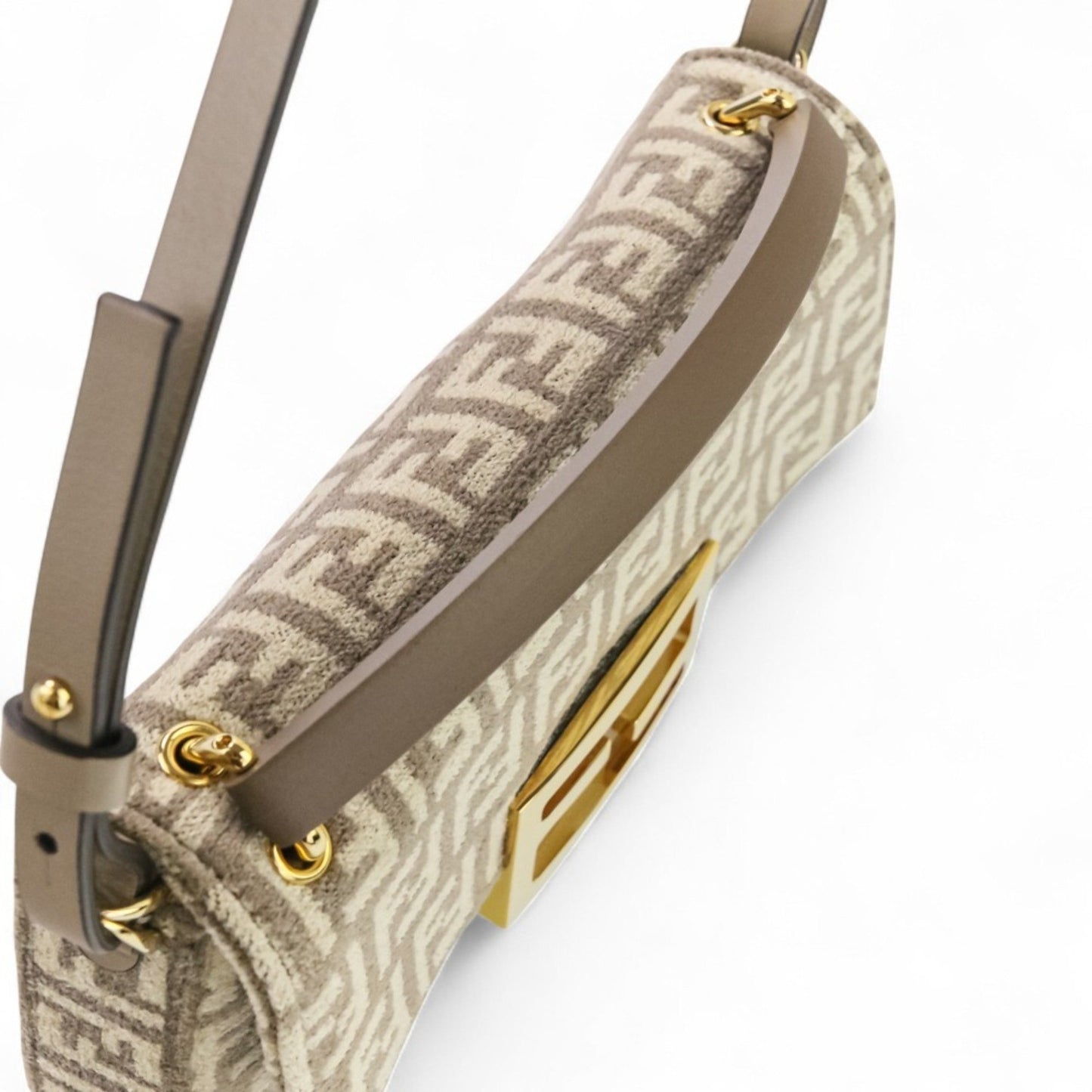 Fendi Zucca Baguette Tapestry Fabric Phone Pouch Shoulder Bag 7As142 Greige