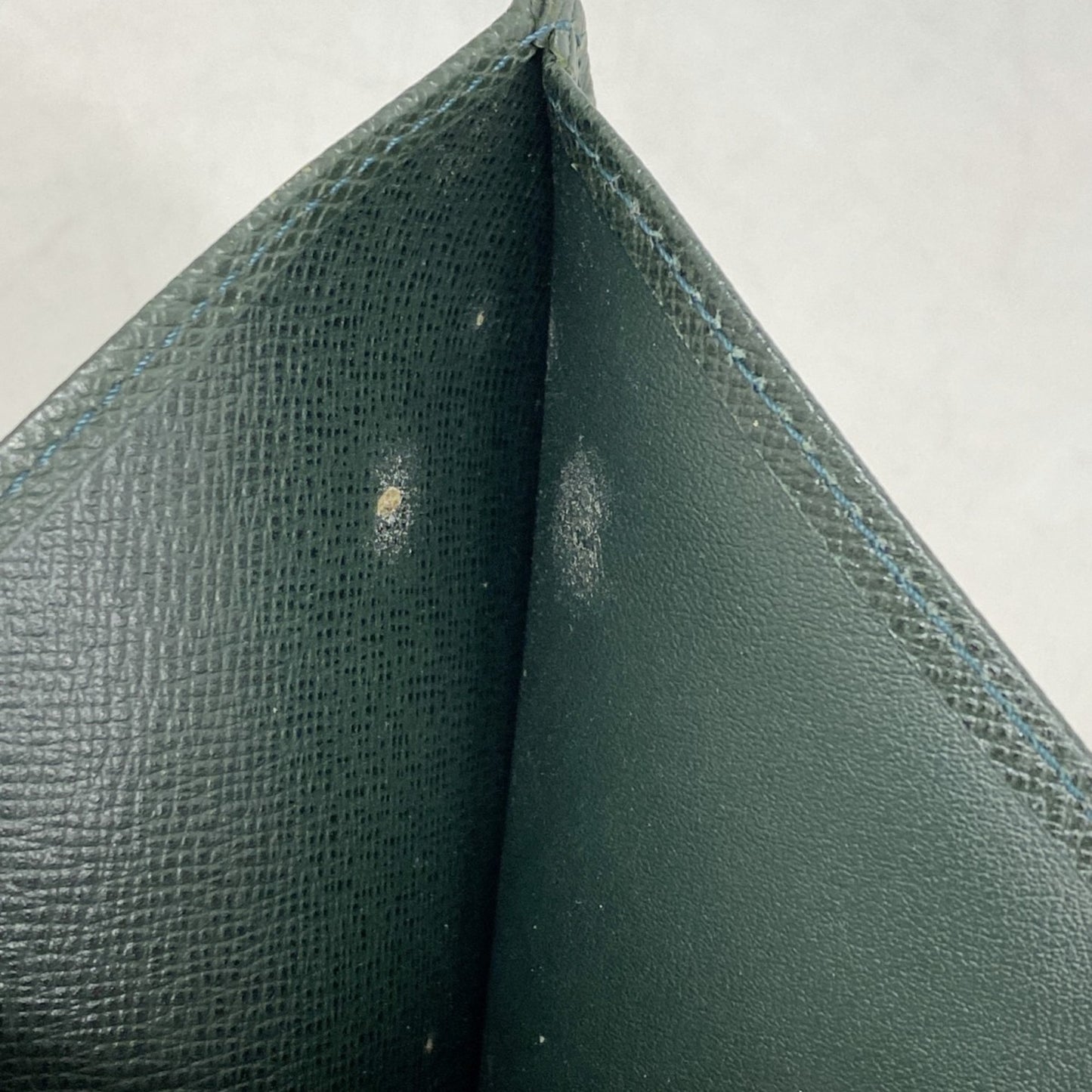 Louis Vuitton Taiga Wallet