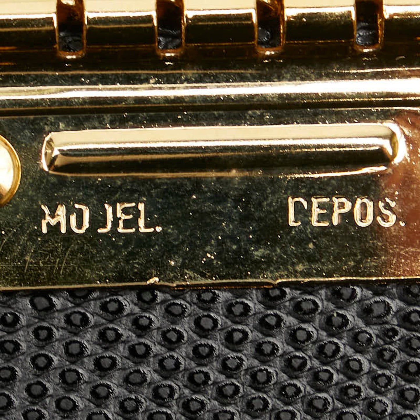 Salvatore Ferragamo Vara 6-Ring Key Case In Black Leather