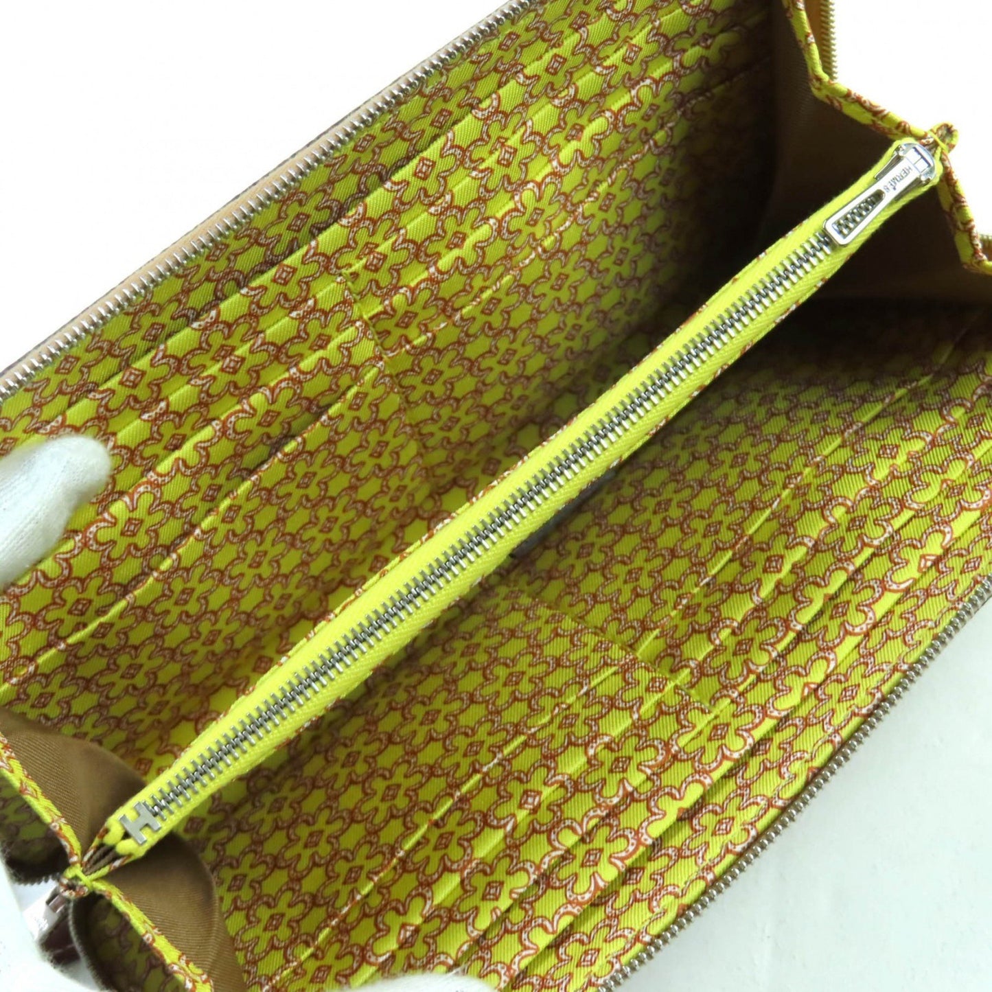 Hermes Azap Long Silk In Chai Epsom Leather Round Zip Wallet With U Stamp And Box