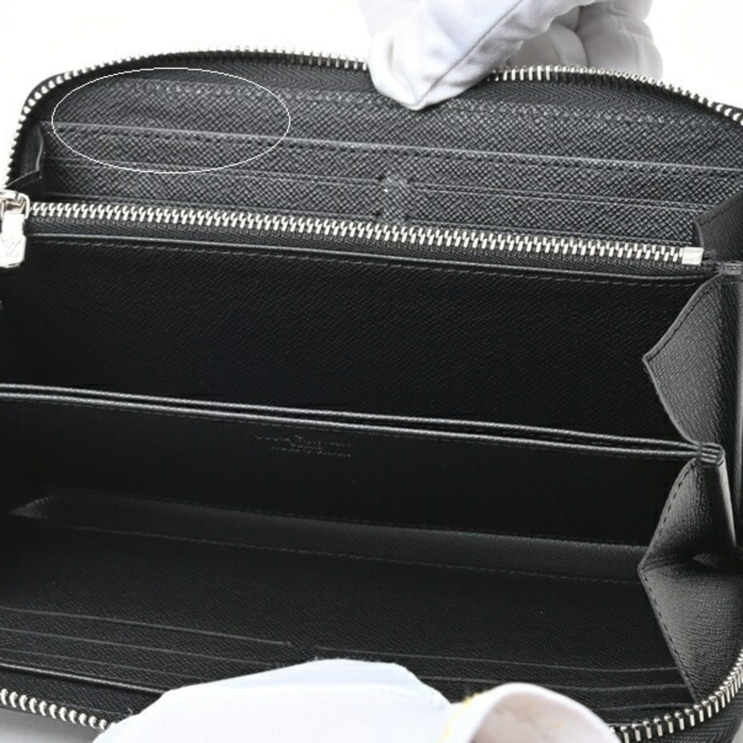 Louis Vuitton Louis Vuitton Zippy Wallet Round M61857 Epi Noir (Black) S-156405