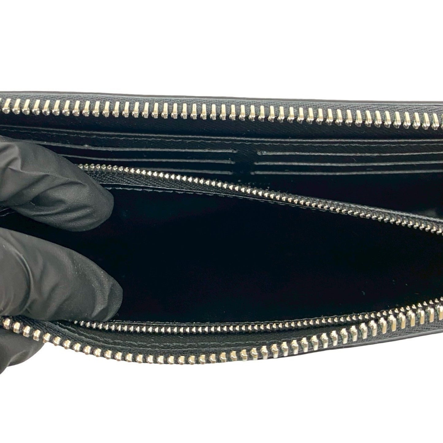 Louis Vuitton Zippy Dragonne Taiga Leather Bifold Long Wallet