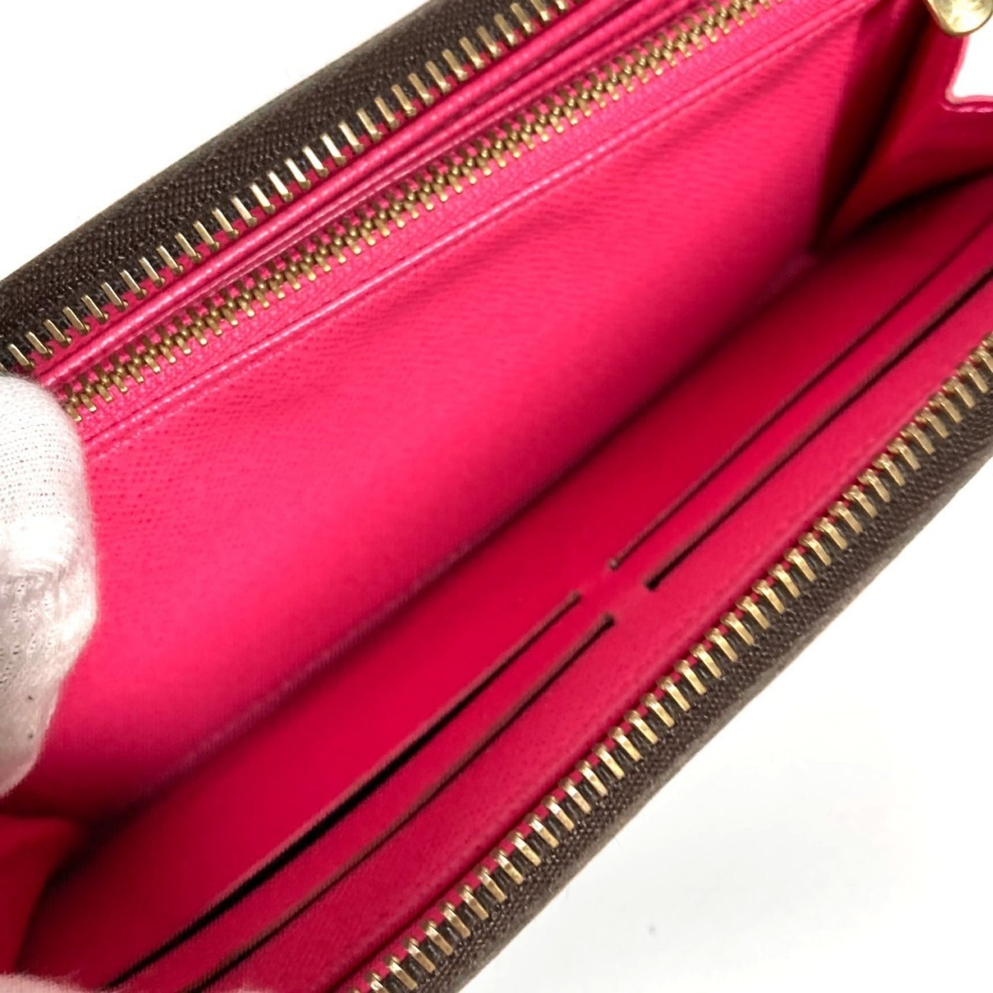 Louis Vuitton M60936 Monogram V Motif Zippy Wallet