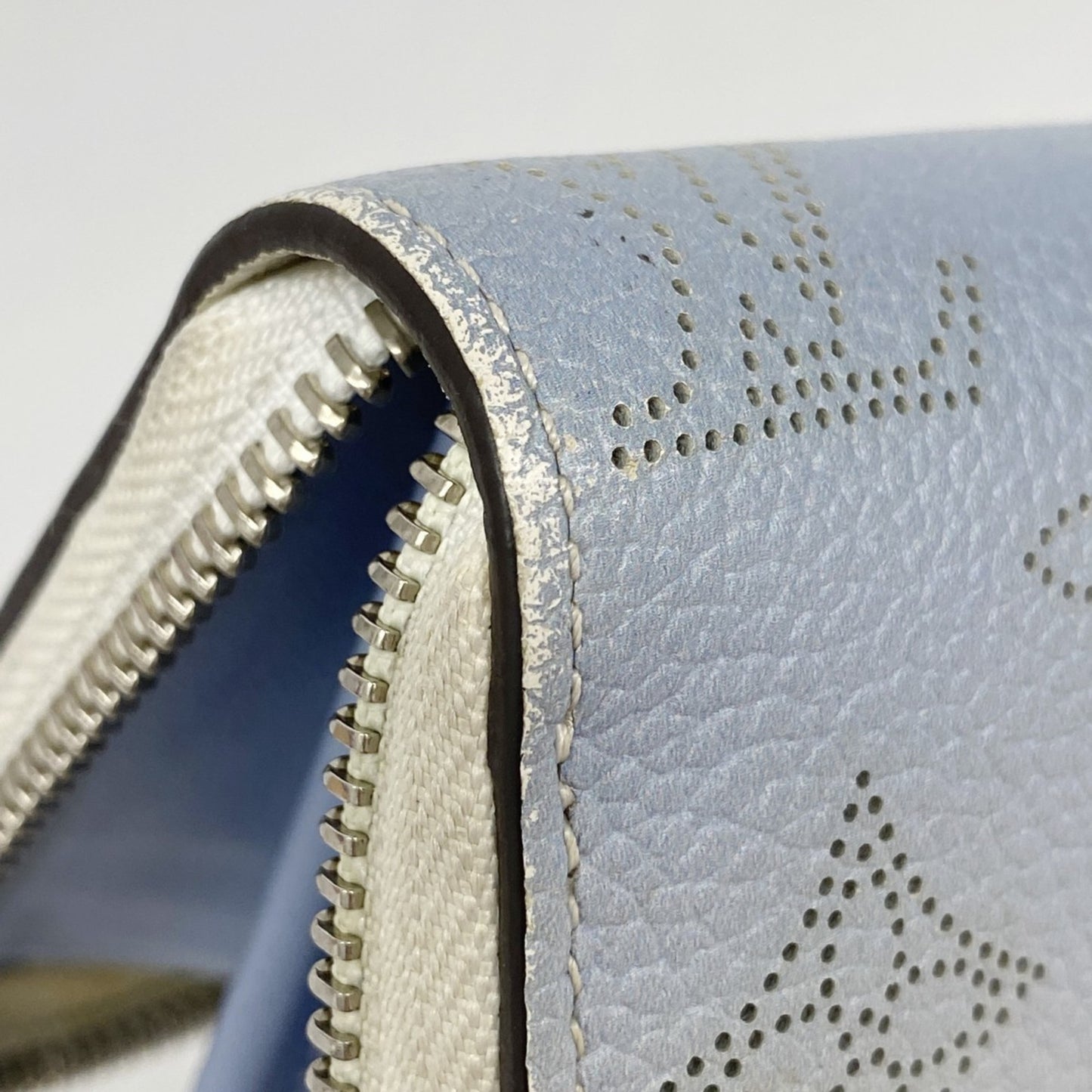 Louis Vuitton Mahina Zippy Wallet M80494 Blue