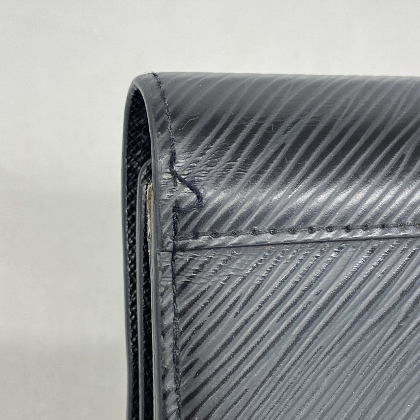 Louis Vuitton Epi Portefeuille Twist Long Wallet M68309 Noir