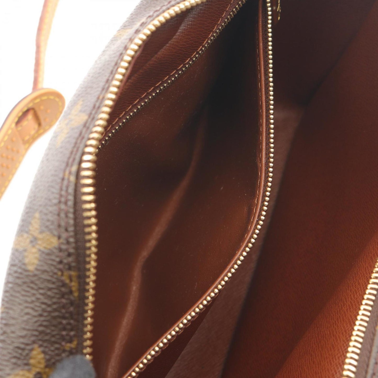 Louis Vuitton Trocadero 27 Shoulder Bag