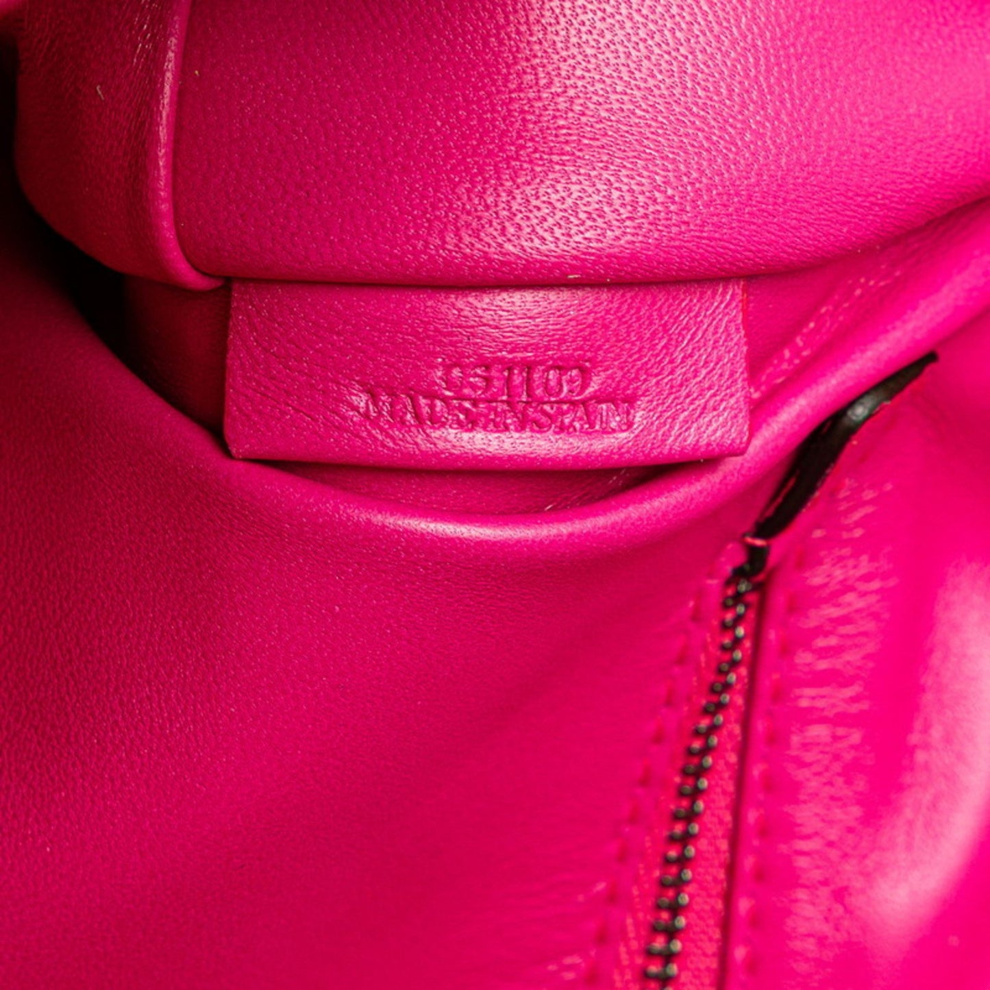 Loewe Anagram Logo Amazona 28 Handbag In Pink