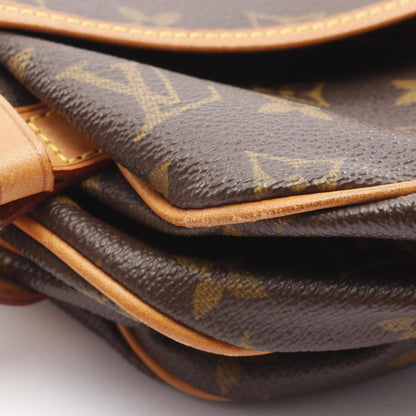 Louis Vuitton Saumur 30 Shoulder Bag