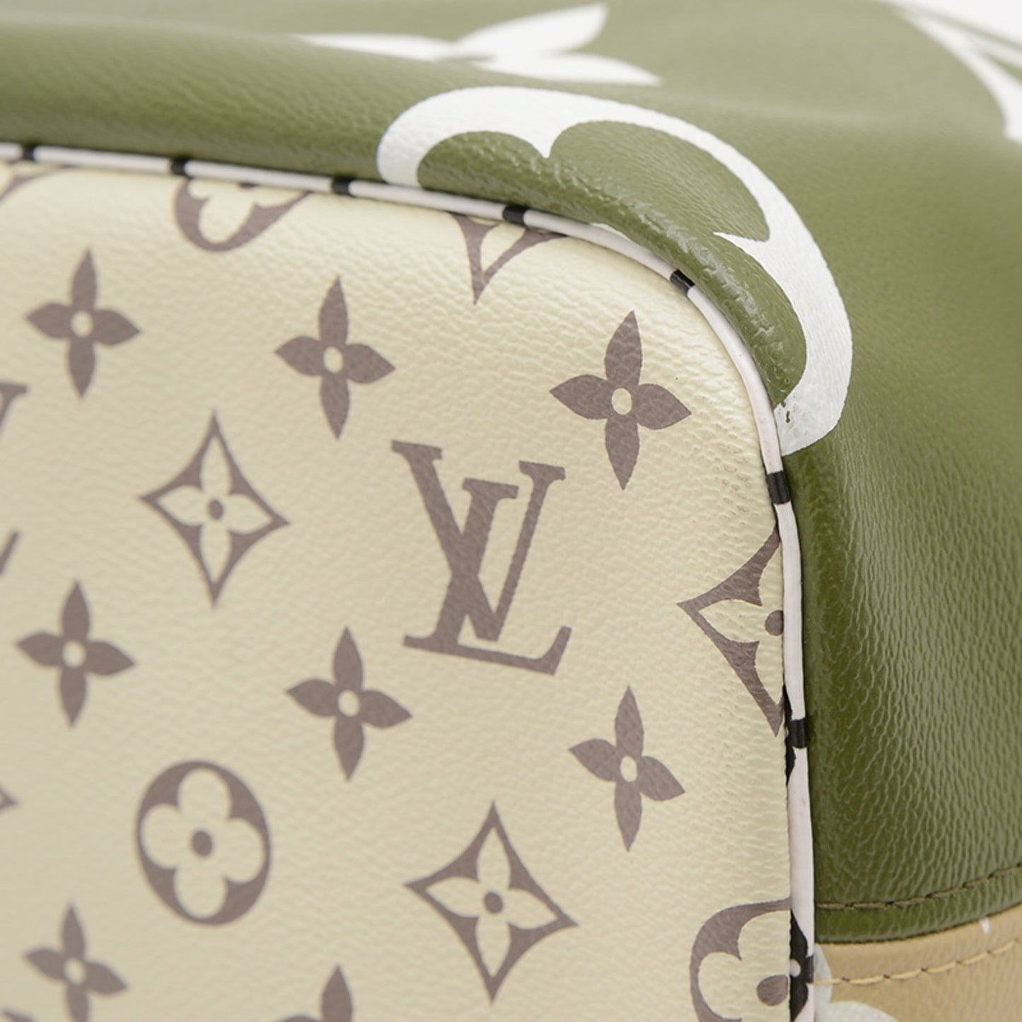 Louis Vuitton Monogram Giant Neverfull Mm Tote Bag Khaki M44568