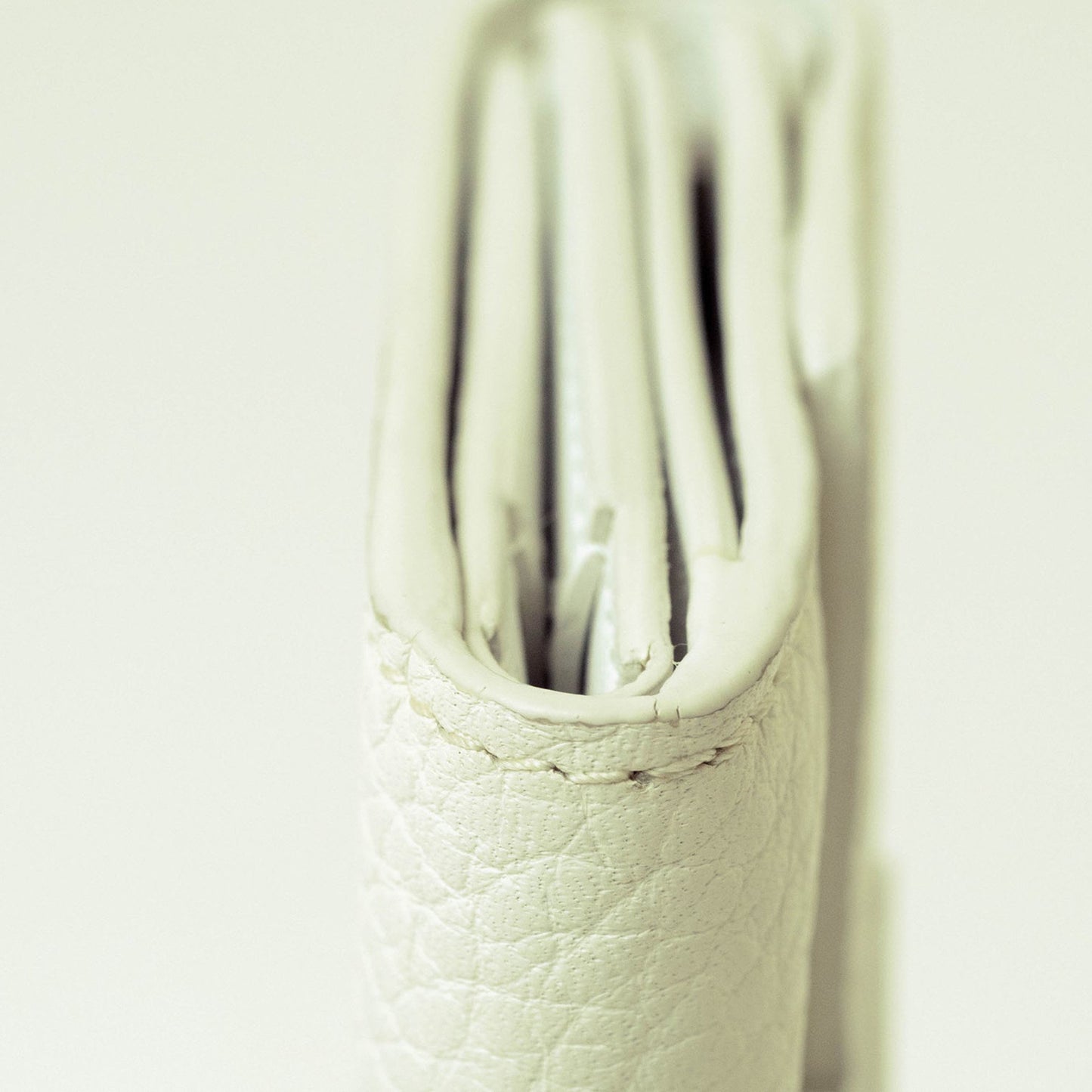 Louis Vuitton Portefeuille Capucines Xs Taurillon Leather White Tri-Fold Wallet
