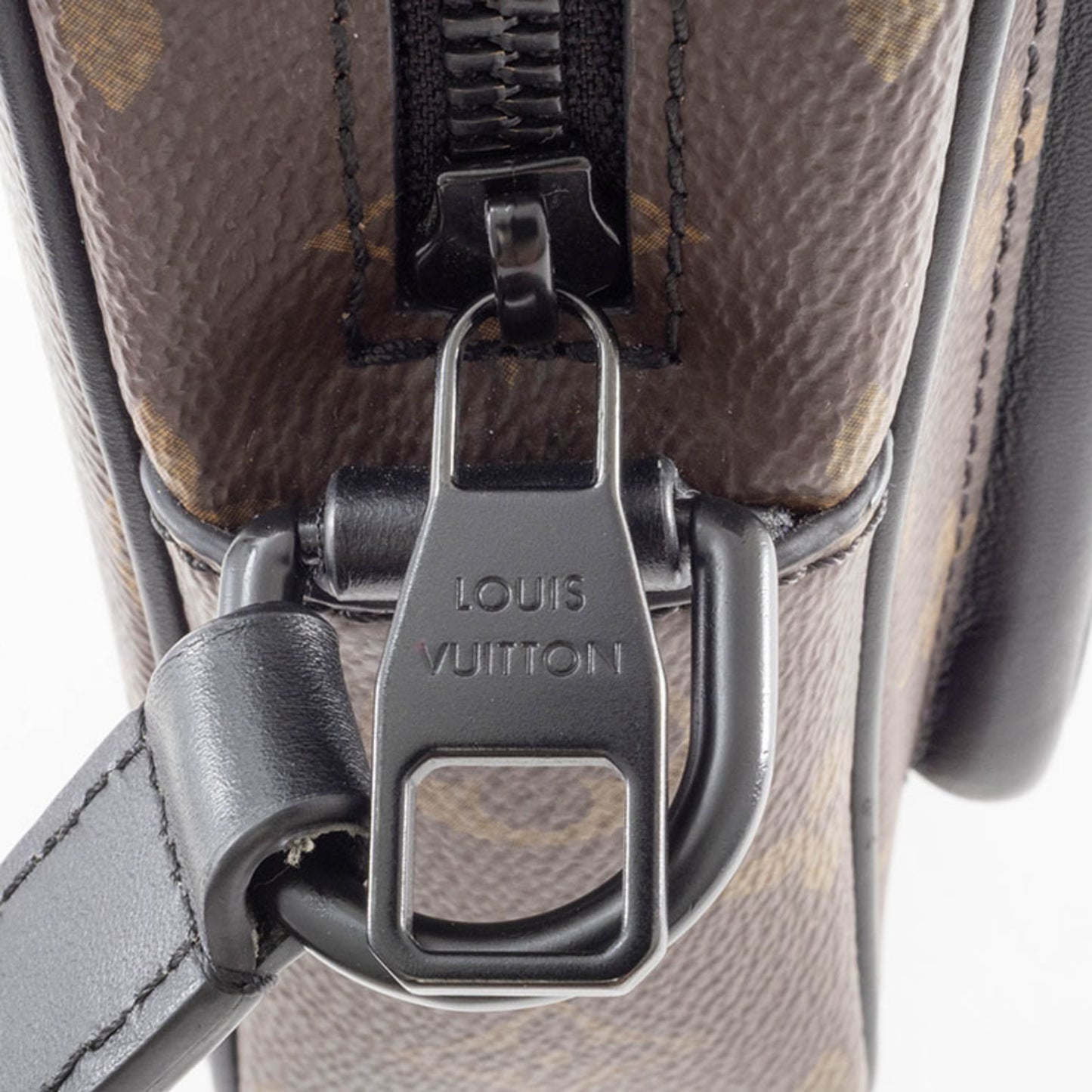 Louis Vuitton Men'S Christopher Monogram Macassar Wearable Wallet Shoulder Bag