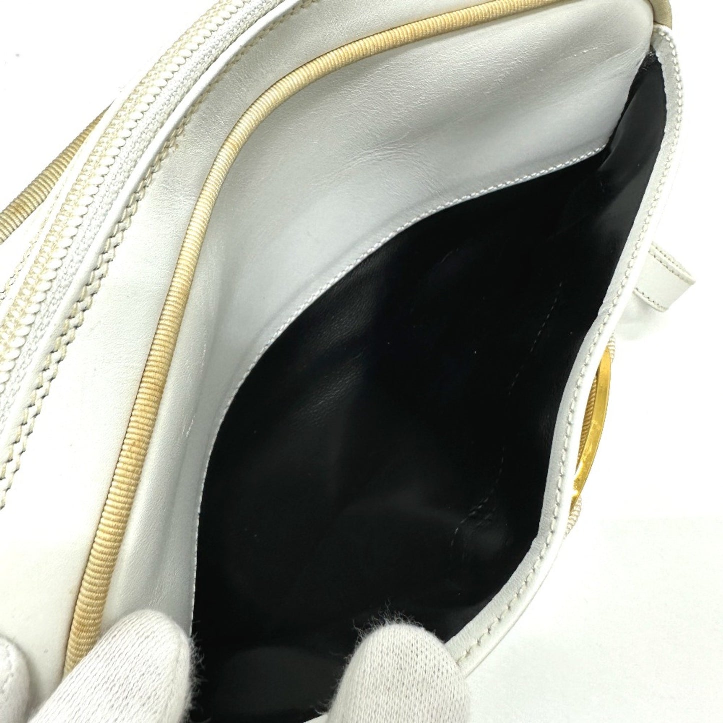 Salvatore Ferragamo Ba214183 Vala Shoulder Bag White Goldhardware
