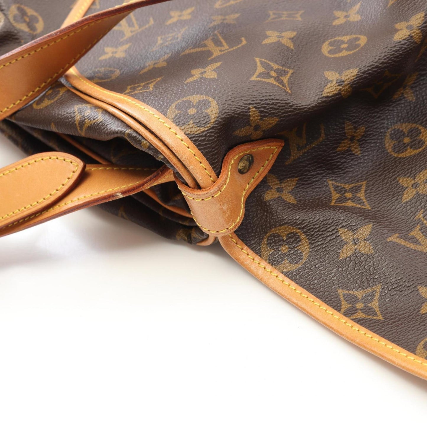 Louis Vuitton Saumur 35 Shoulder Bag