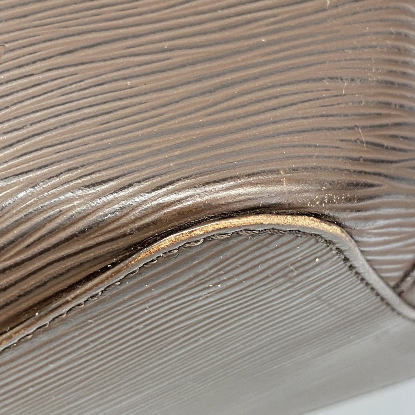 Louis Vuitton Epi Mandala Mm Shoulder Bag M5889D Mocha