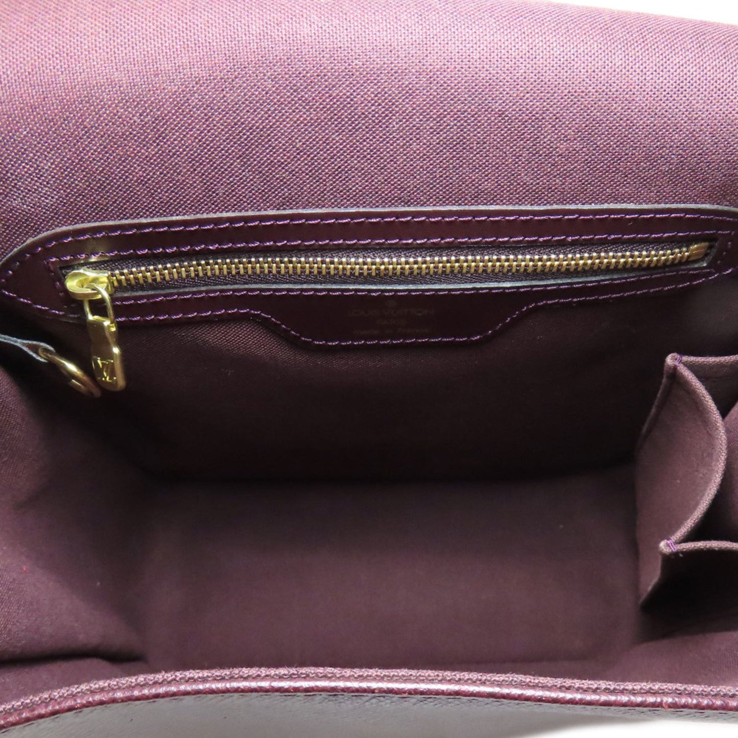 Louis Vuitton M30826 Yaranga Shoulder Bag In Taiga Leather