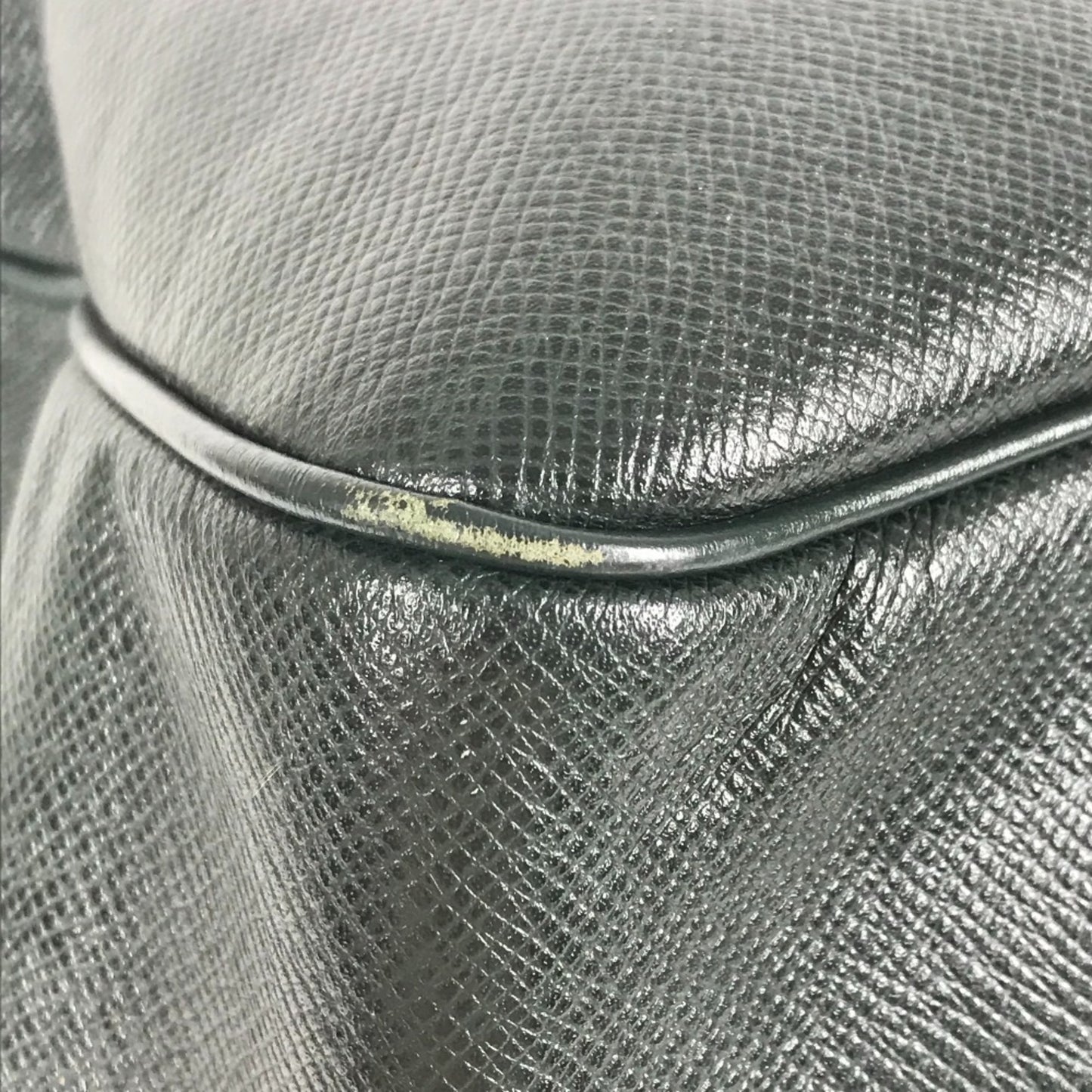 Louis Vuitton M30124 Taiga Kendall Pm Travel Bag