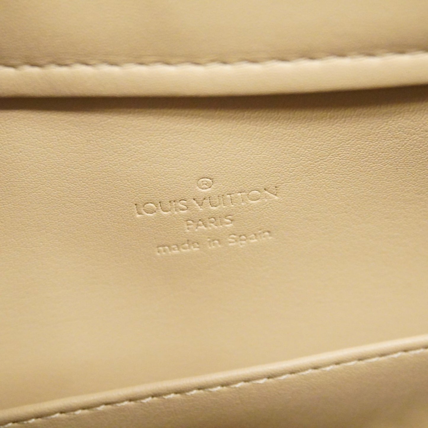 Louis Vuitton Vernis Columbus Tote Bag M91023 Beige