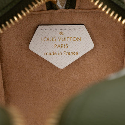 Louis Vuitton Monogram Giant Beach Pouch One-Shoulder Bag M67610 Khaki White Vinyl