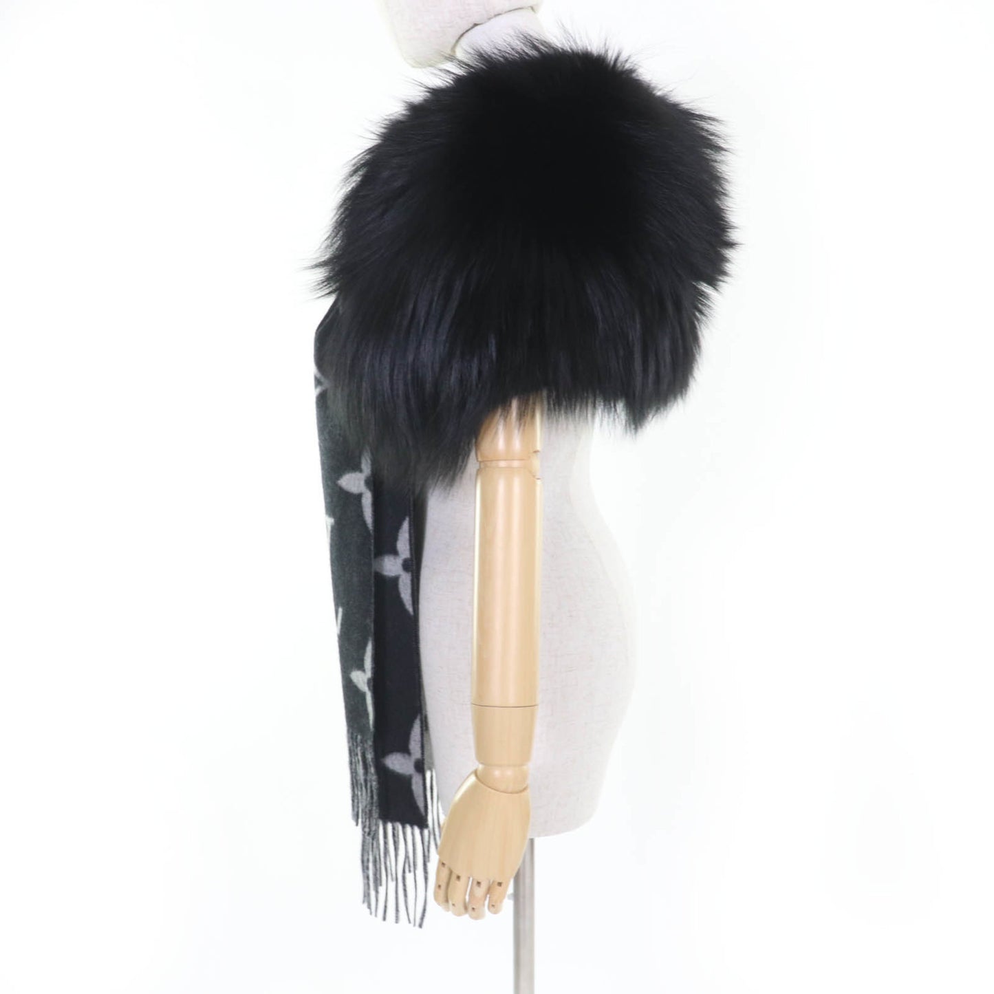 Louis Vuitton 2017 Louis Vuitton Echarpe Reykjavik Fur Scarf