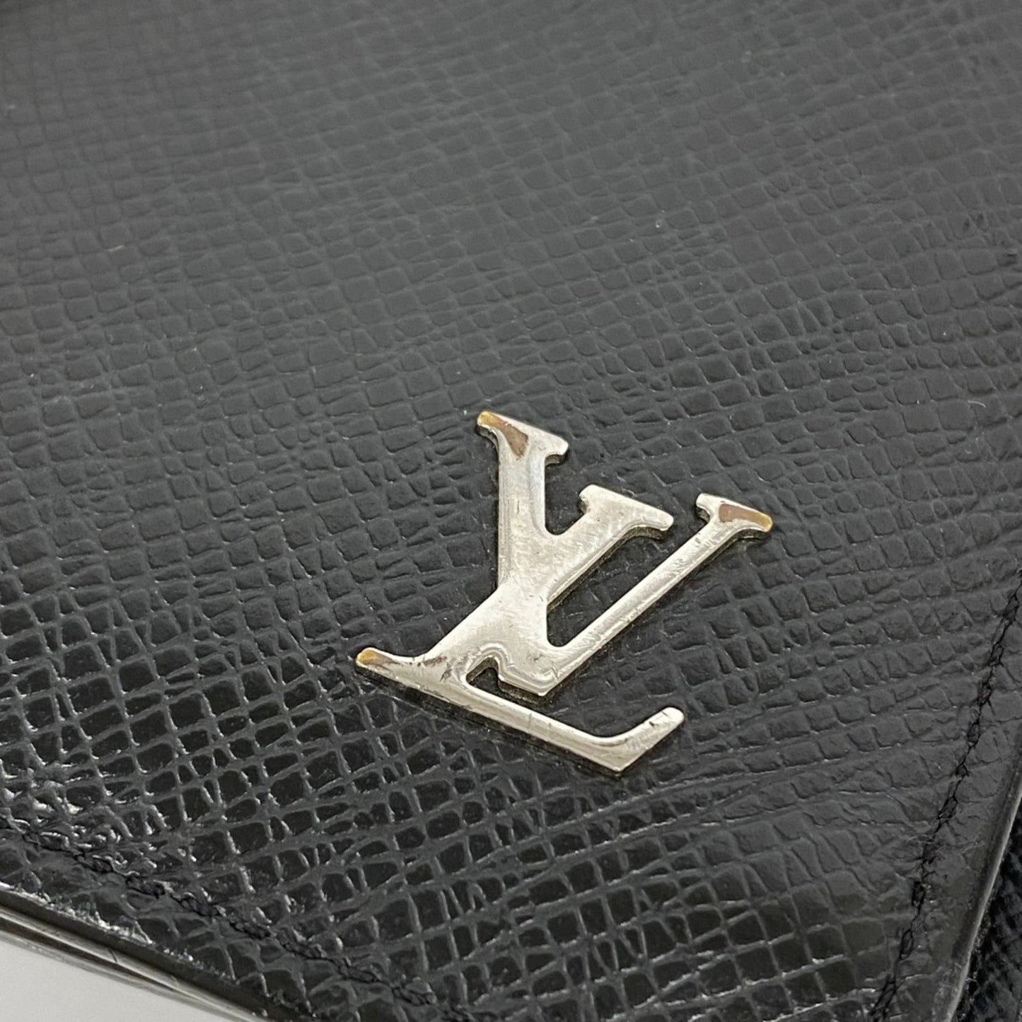 Louis Vuitton Taiga Portefeuille Brazza Long Wallet M30285 Noir