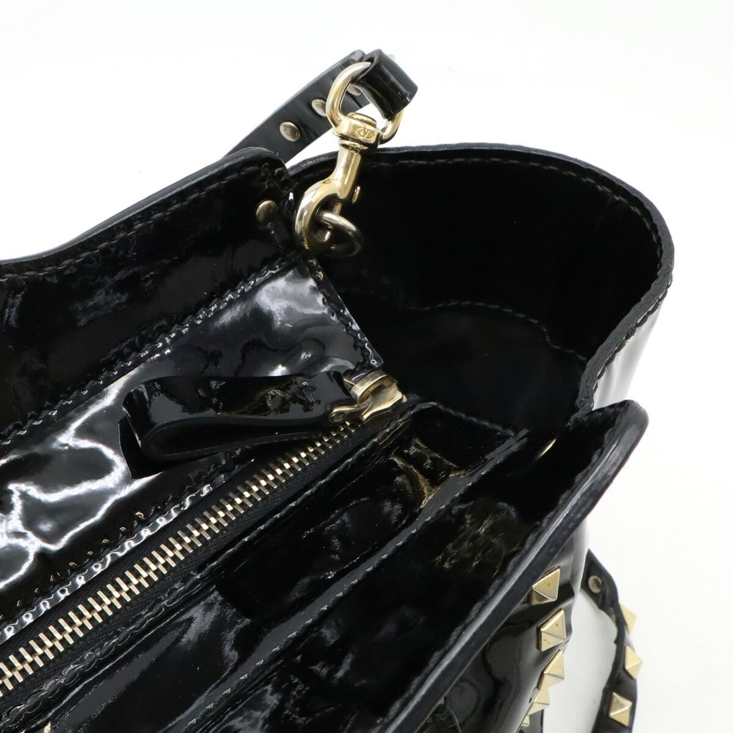 Valentino Garavani Valentino Rockstud Handbag Shoulder Bag In Black