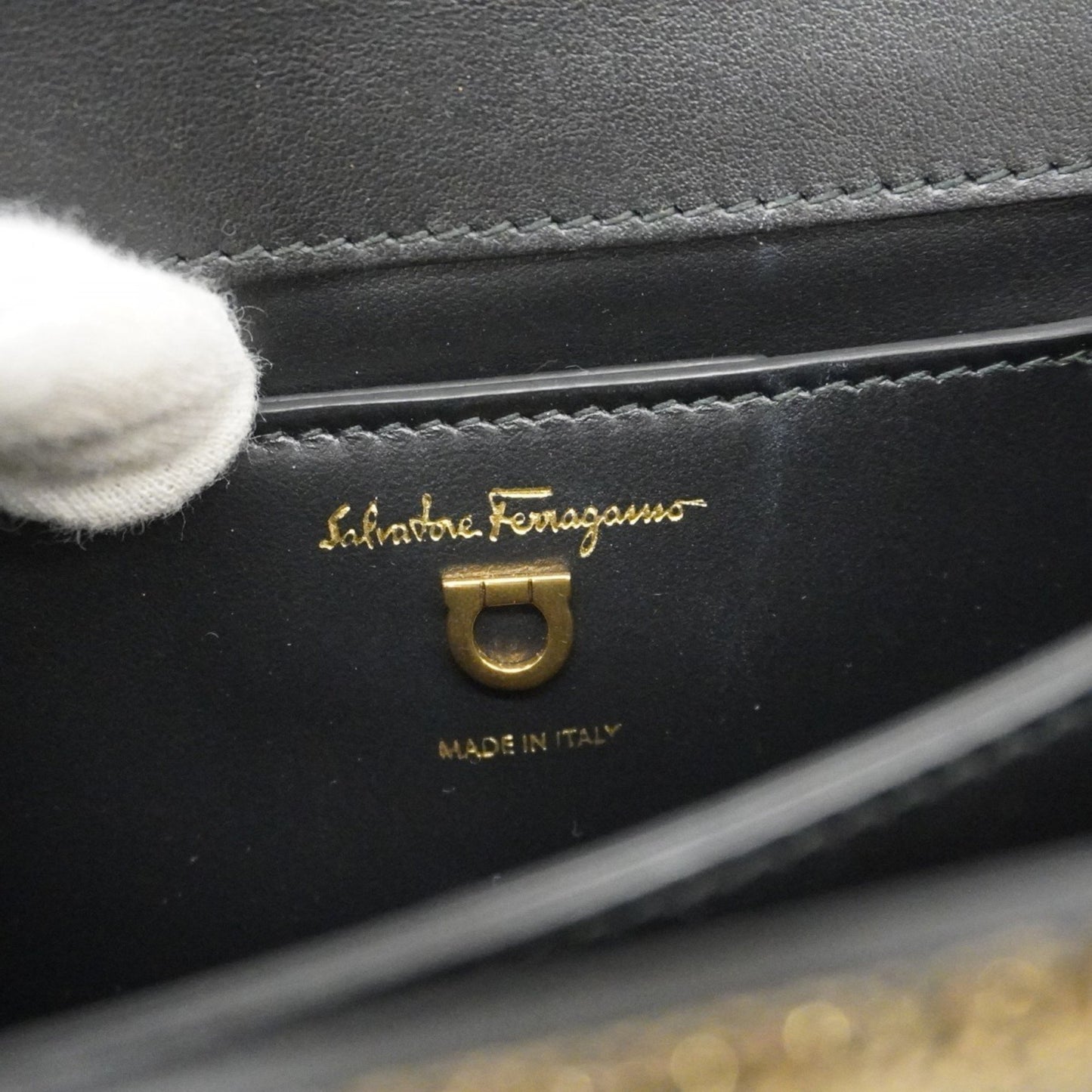 Salvatore Ferragamo Gancini Shoulder Bag In Gold