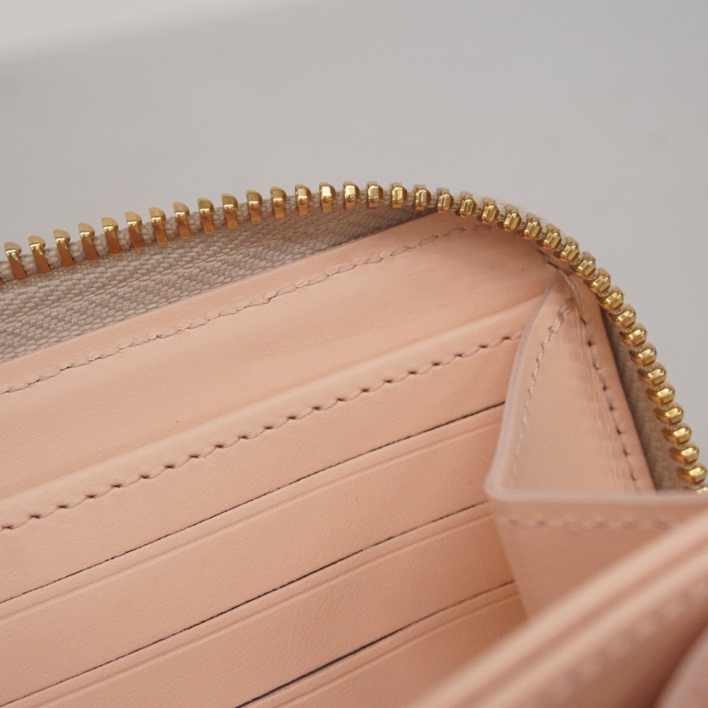 Louis Vuitton Mahina Zippy Wallet M13469 Bloom Gray Pink