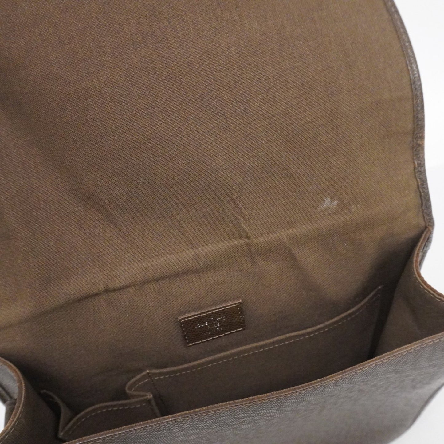 Louis Vuitton Taiga Andrei Shoulder Bag M32488 Grizzly