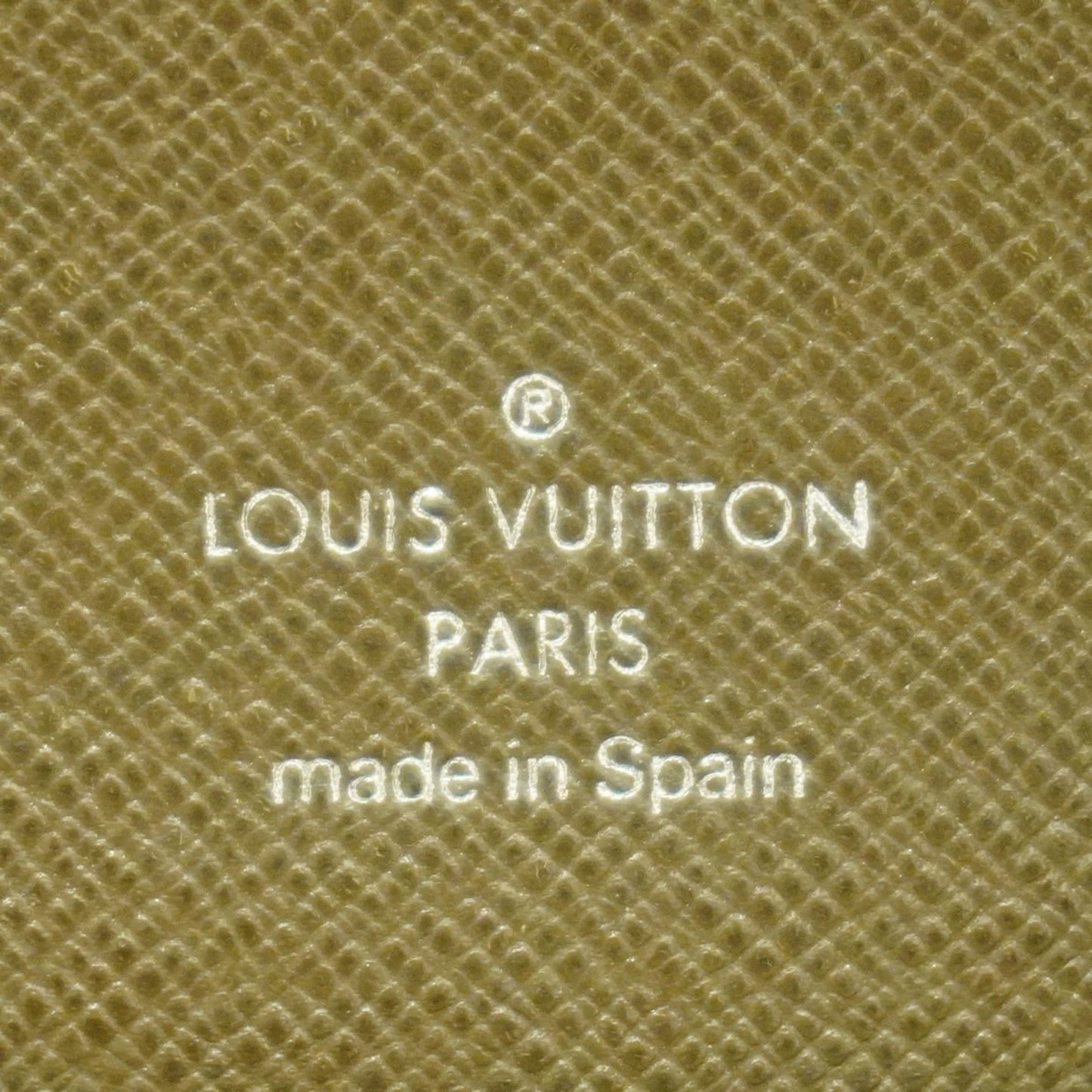 Louis Vuitton Taiga Porto Biermonie Zip Wallet M30678 Grizzly
