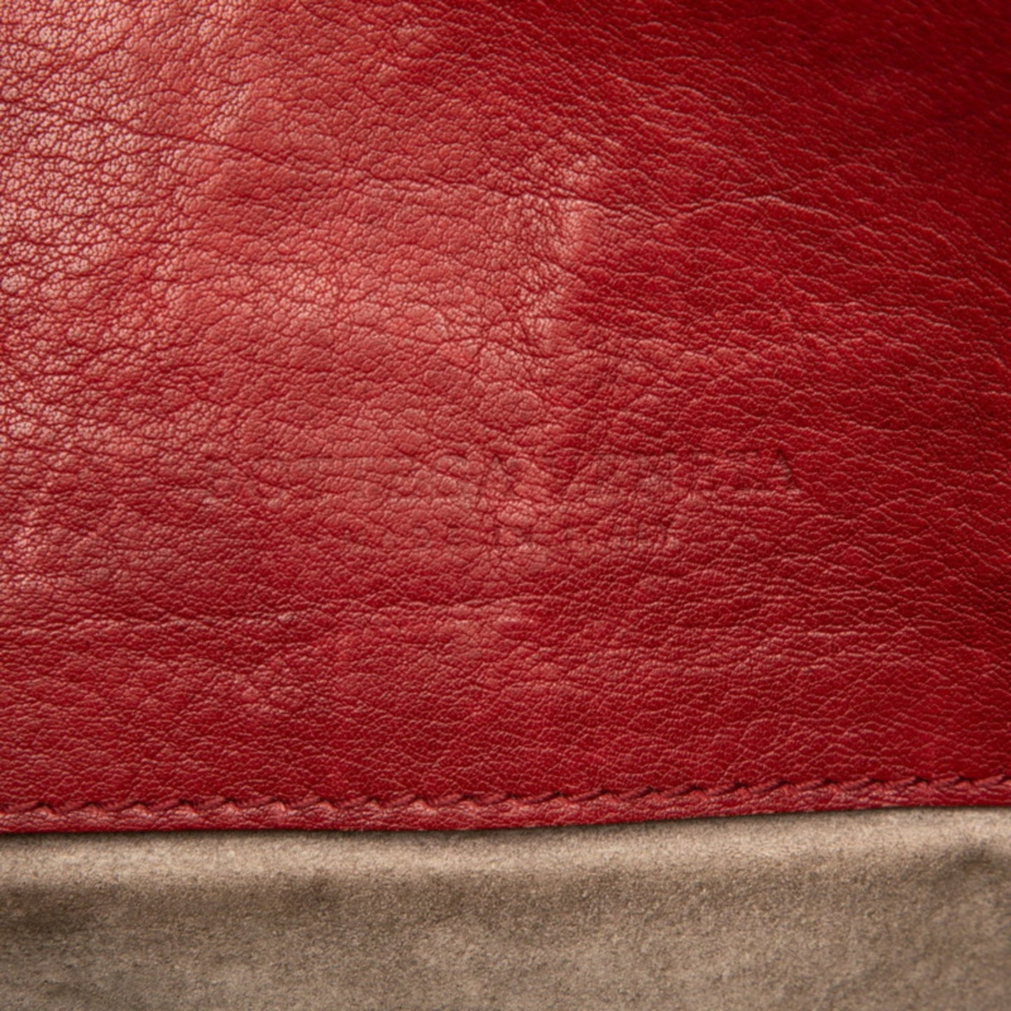 Bottega Veneta Intrecciato Shoulder Bag In Red Leather