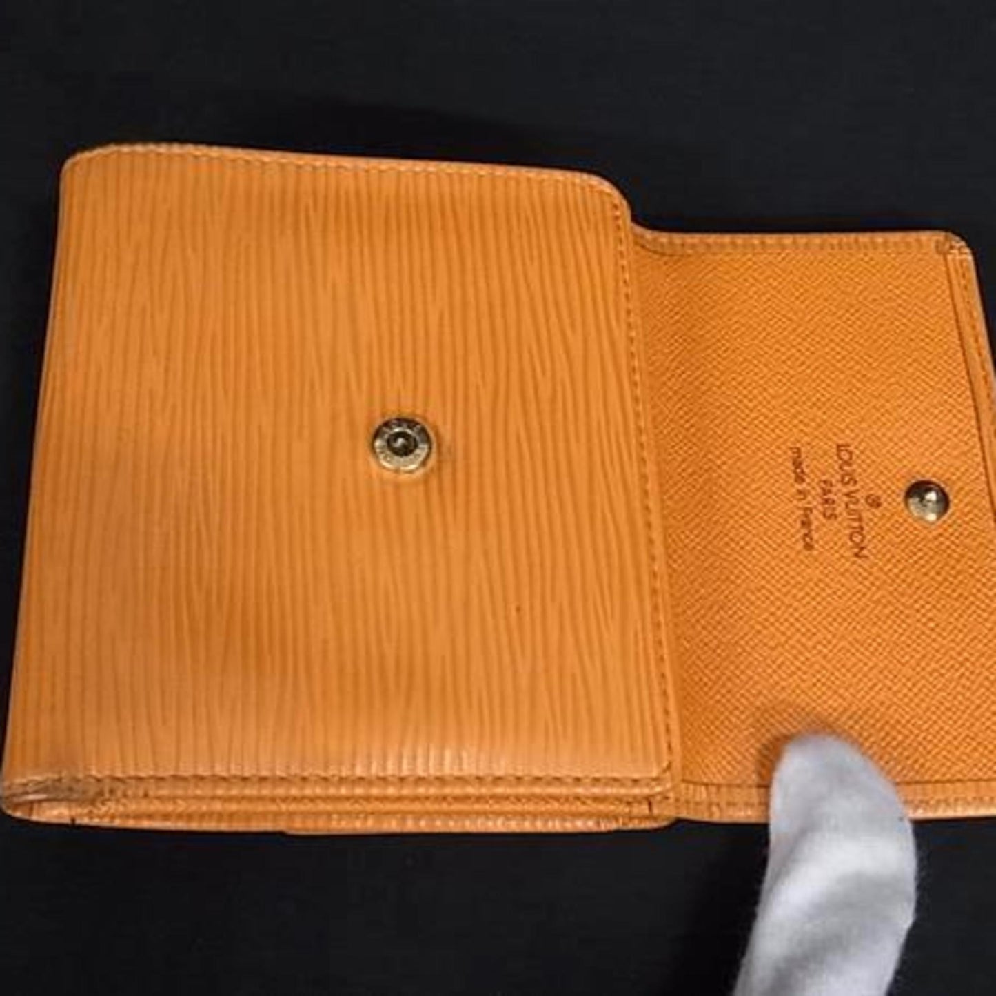 Louis Vuitton Louis Vuitton Bifold Wallet Porte Monnaie Bi-Fold M6348H Mandarin Epi Leather