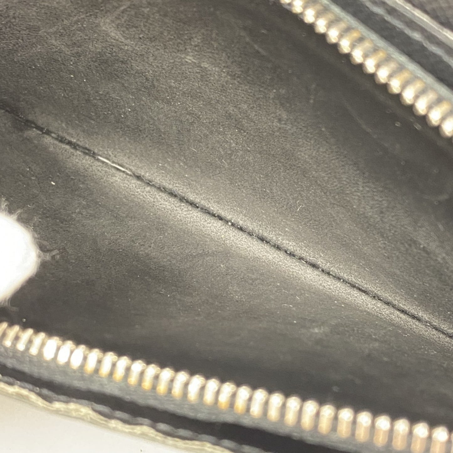 Louis Vuitton Taiga Portefeuille Brazza Long Wallet M30285 Noir