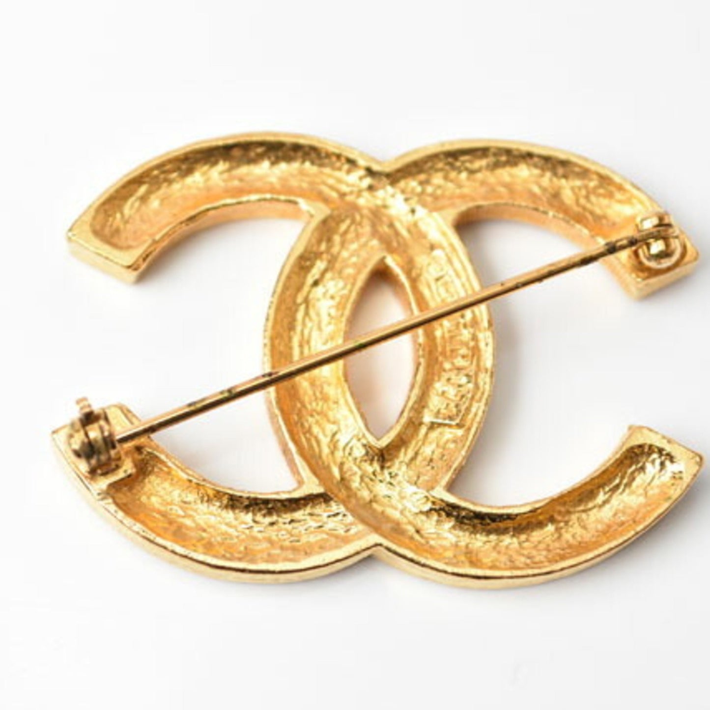 Chanel Brooch Pin Here Mark Rhinestone Gold