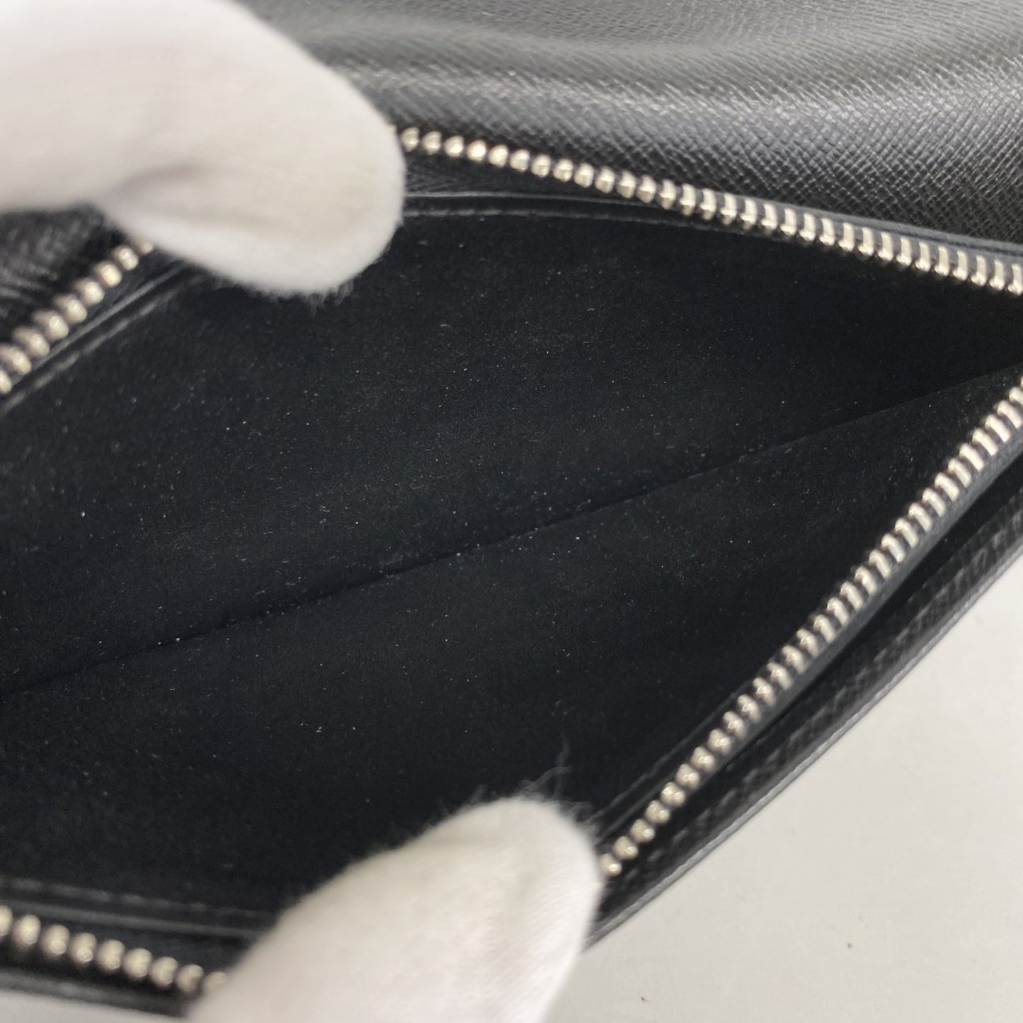 Louis Vuitton Taiga Portefeuille Brazza Long Wallet M32572 Ardoise