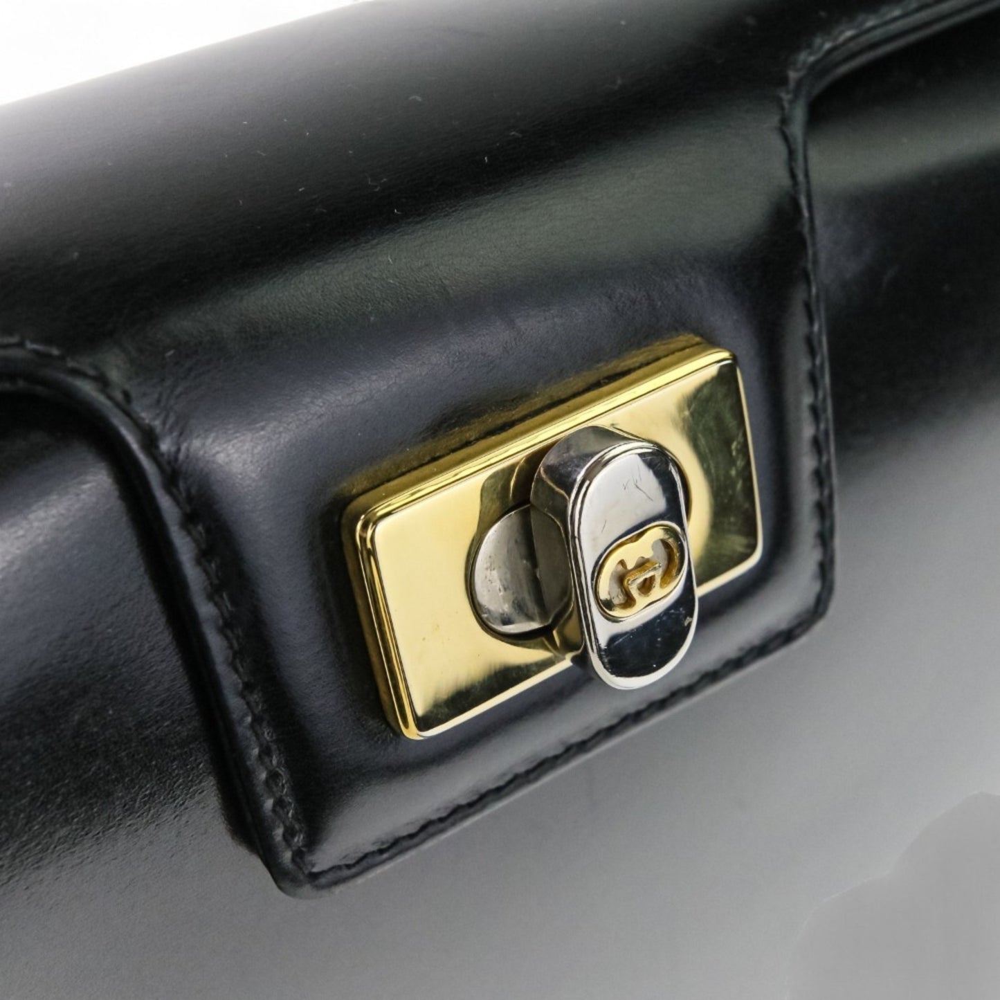 Gucci Vintage Leather Turnlock Handbag In Black