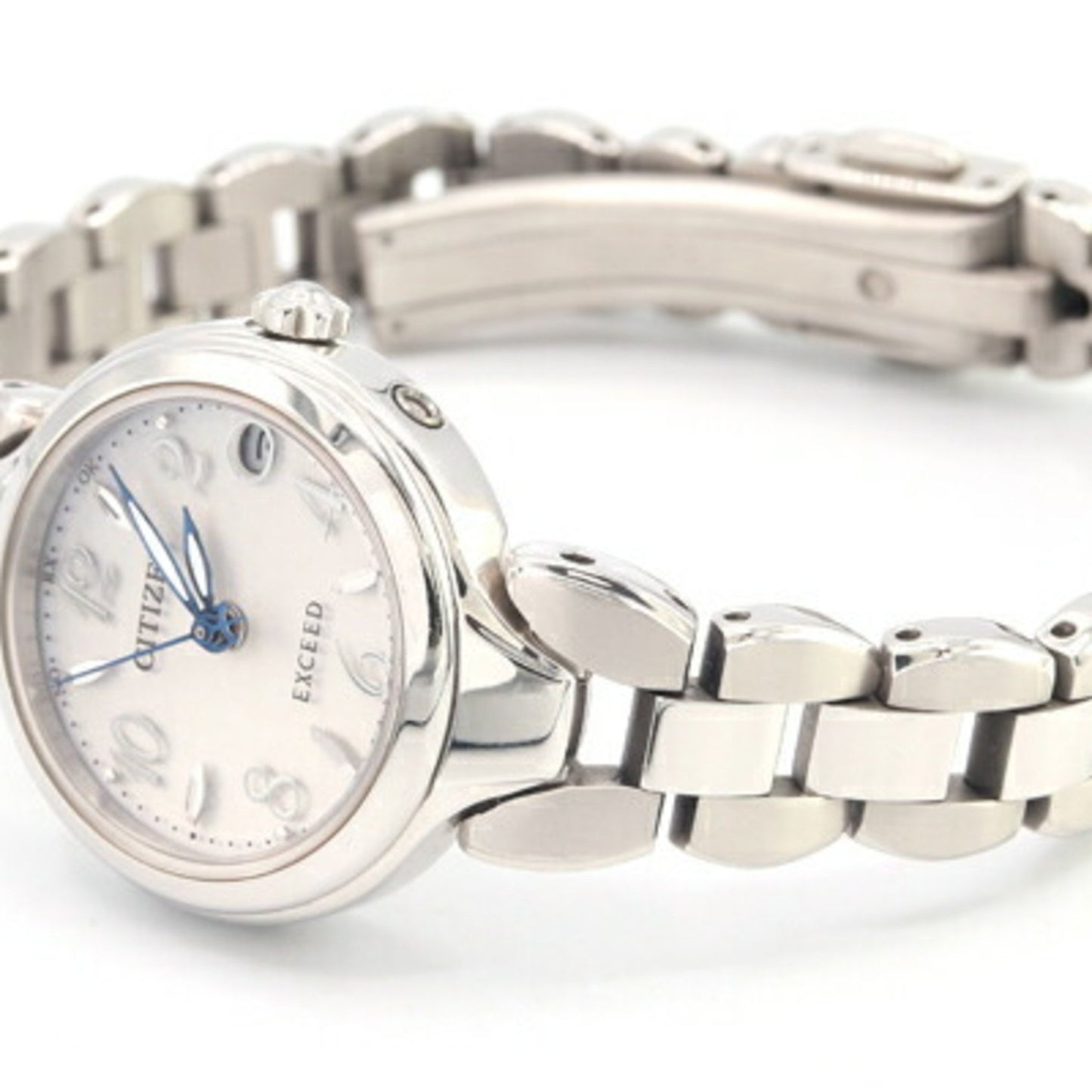 Citizen Women'S Exceed Es8040 54A Super Titanium Eco-Drive Watch