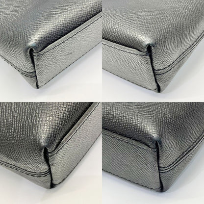 Leather Louis Vuitton Handbag Taiga