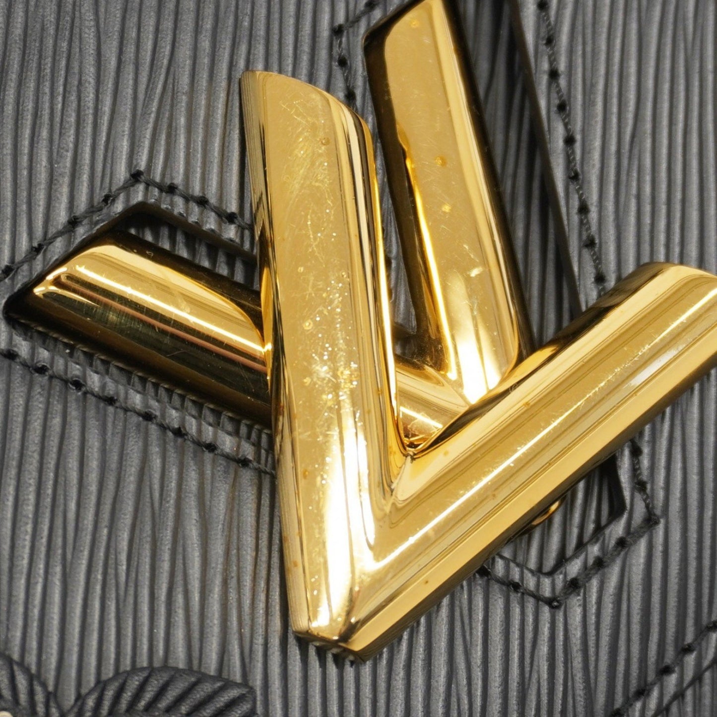 Louis Vuitton Epi Twist Mm Shoulder Bag M53762 Noir