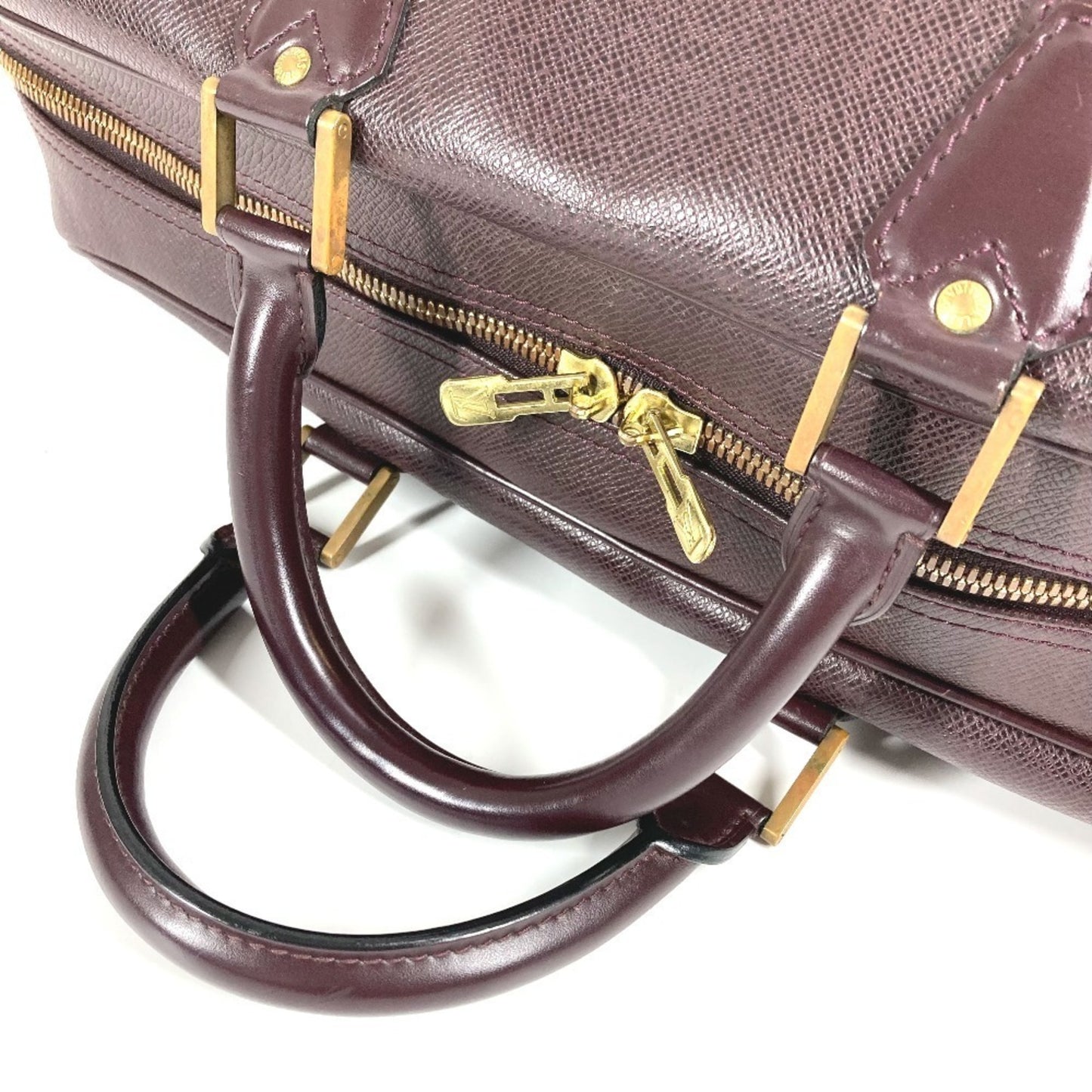 Louis Vuitton M30126 Taiga Kendall Pm Travel Bag