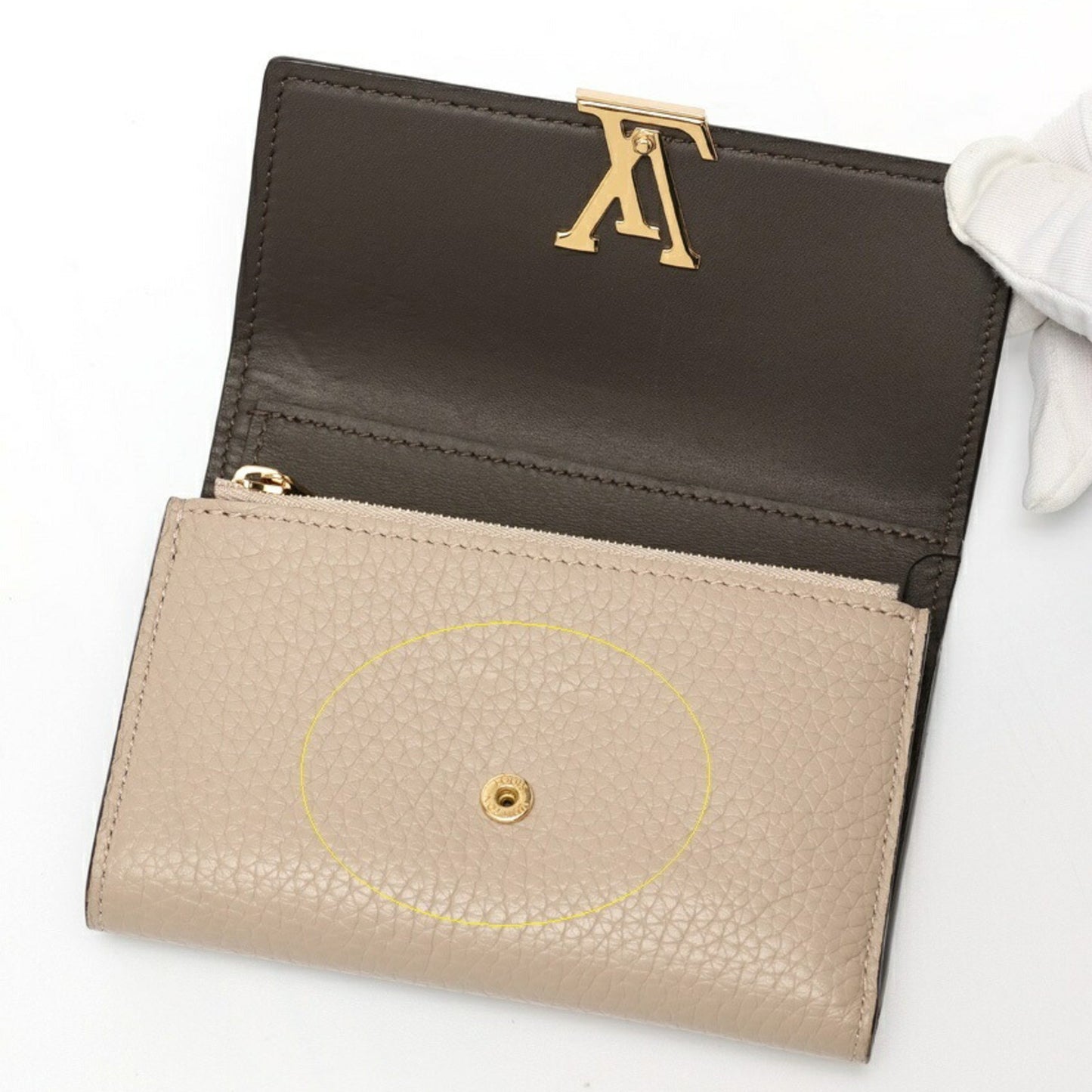 Louis Vuitton Louis Vuitton Portefeuille Capucines Compact M62159 Taurillon Leather Galle S-158671