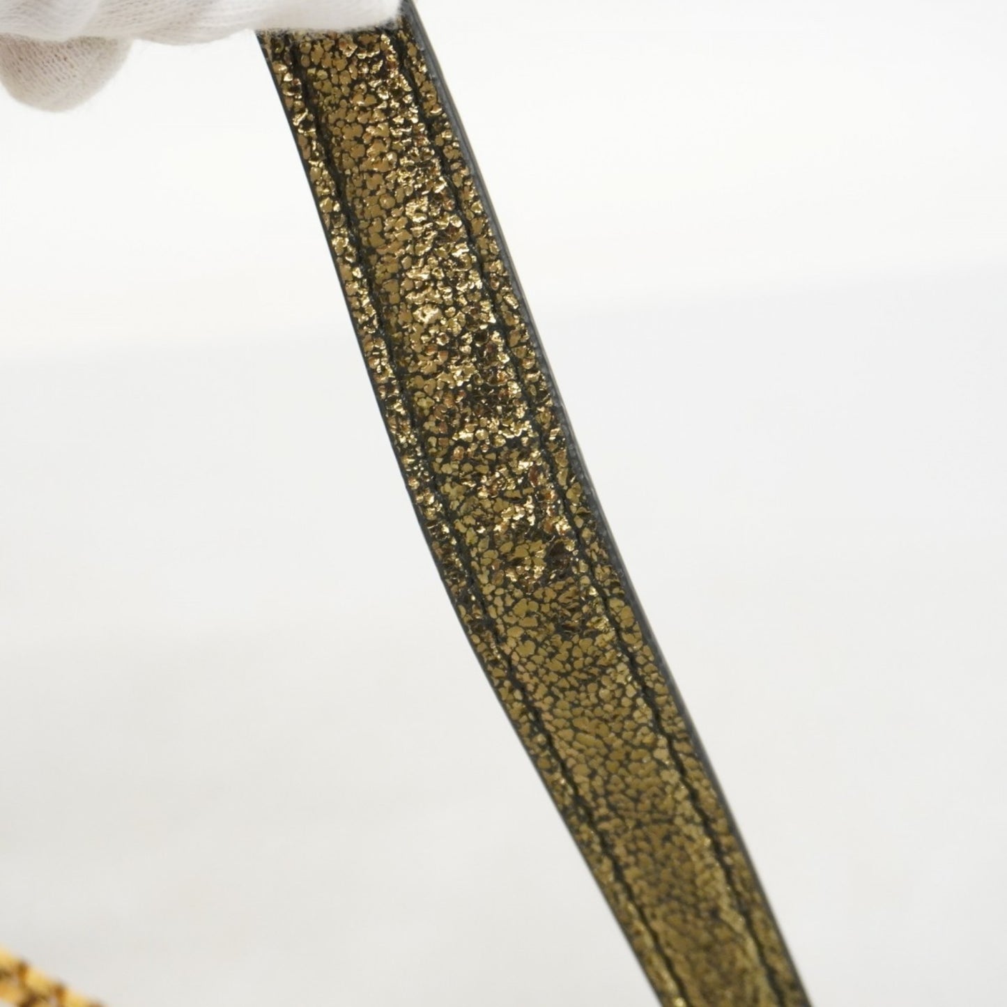 Salvatore Ferragamo Gancini Shoulder Bag In Gold