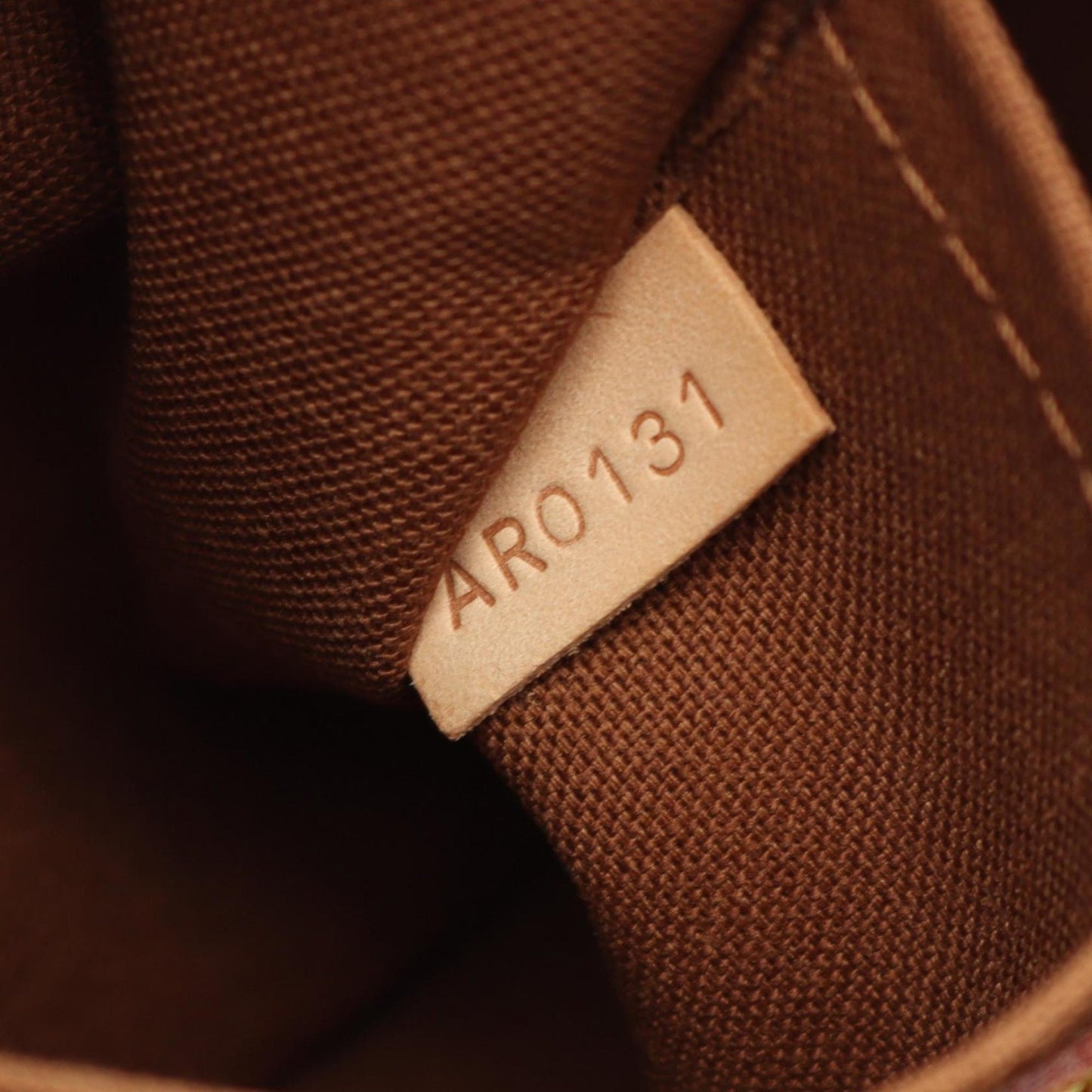 Louis Vuitton Thames Pm Shoulder Bag