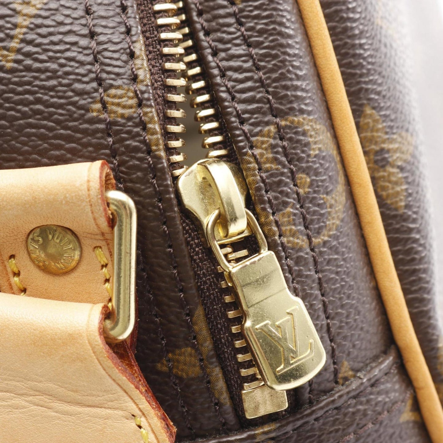 Louis Vuitton Reporter Pm Shoulder Bag