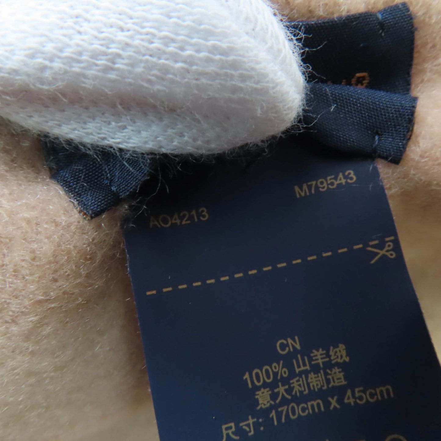 Louis Vuitton Echarpe Reykjavik Precious Dragon 100% Cashmere Scarf