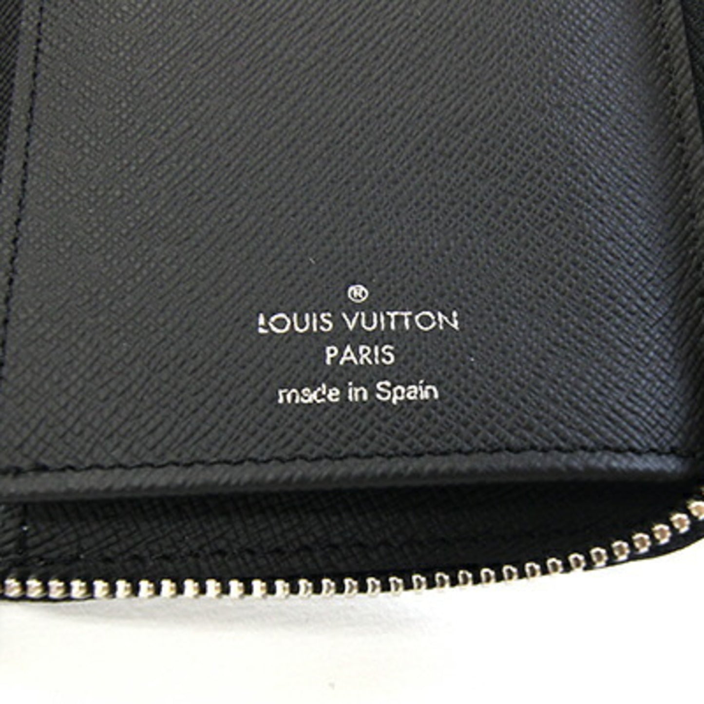 Louis Vuitton Taiga Zippy Wallet Vertical Round Long M30731 Gray Black