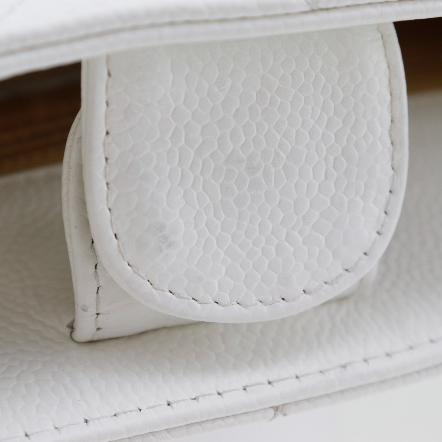 Chanel Pst Chain Tote Shoulder Bag Caviar Skin White A5 Snap Button