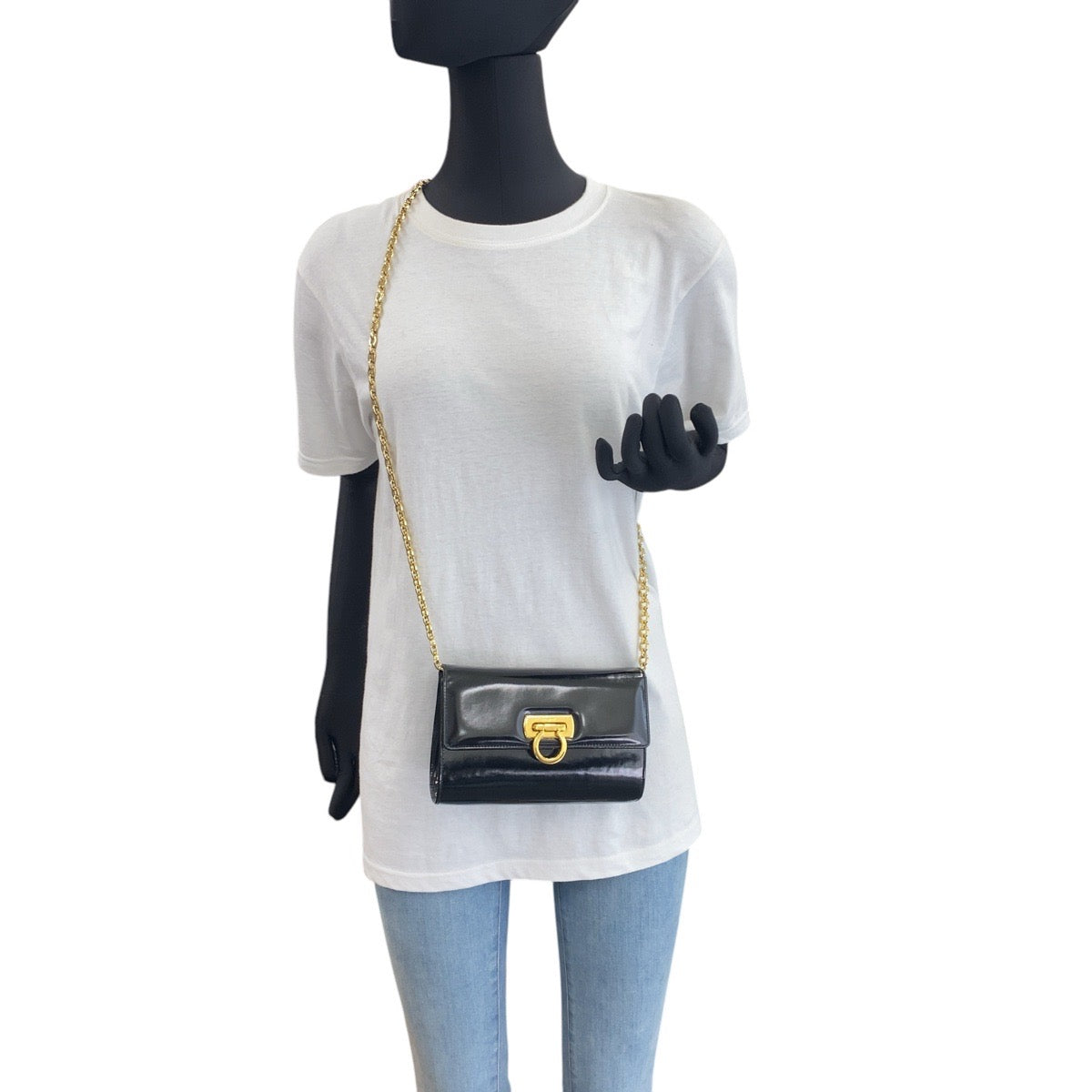 Salvatore Ferragamo Shoulder Bag Enamel Black Goldmetal Crossbody Shoulder Bag Gancini Women
