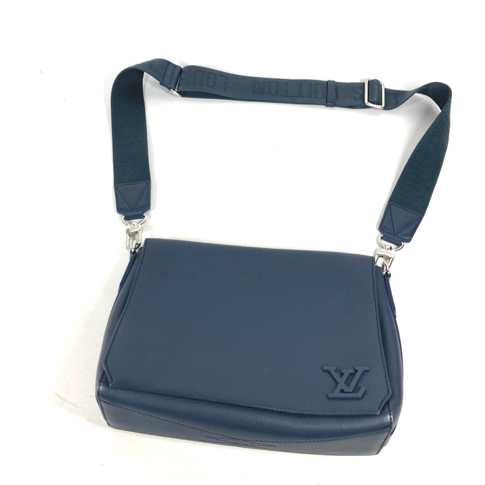 Louis Vuitton Shoulder Bag M21363 Cowhide Leather Navy Lv Aerogram Takeoff Messenger Mens